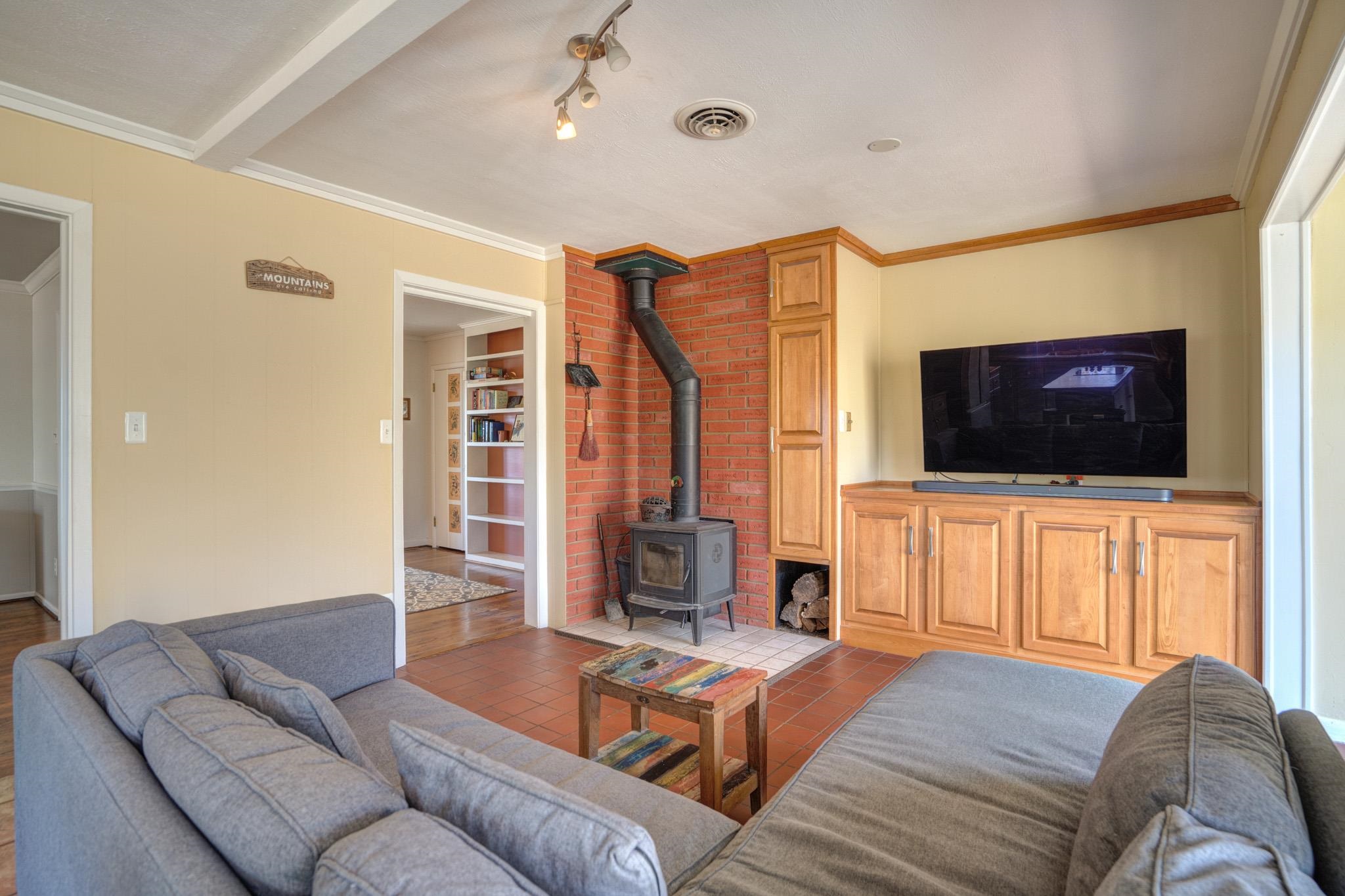1002 Highland Circle Blacksburg VA 24060