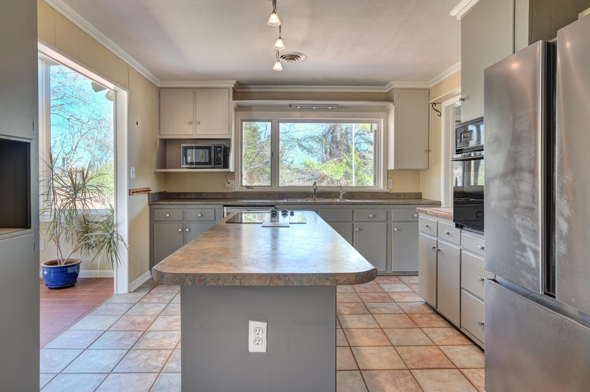 1002 Highland Circle Blacksburg VA 24060