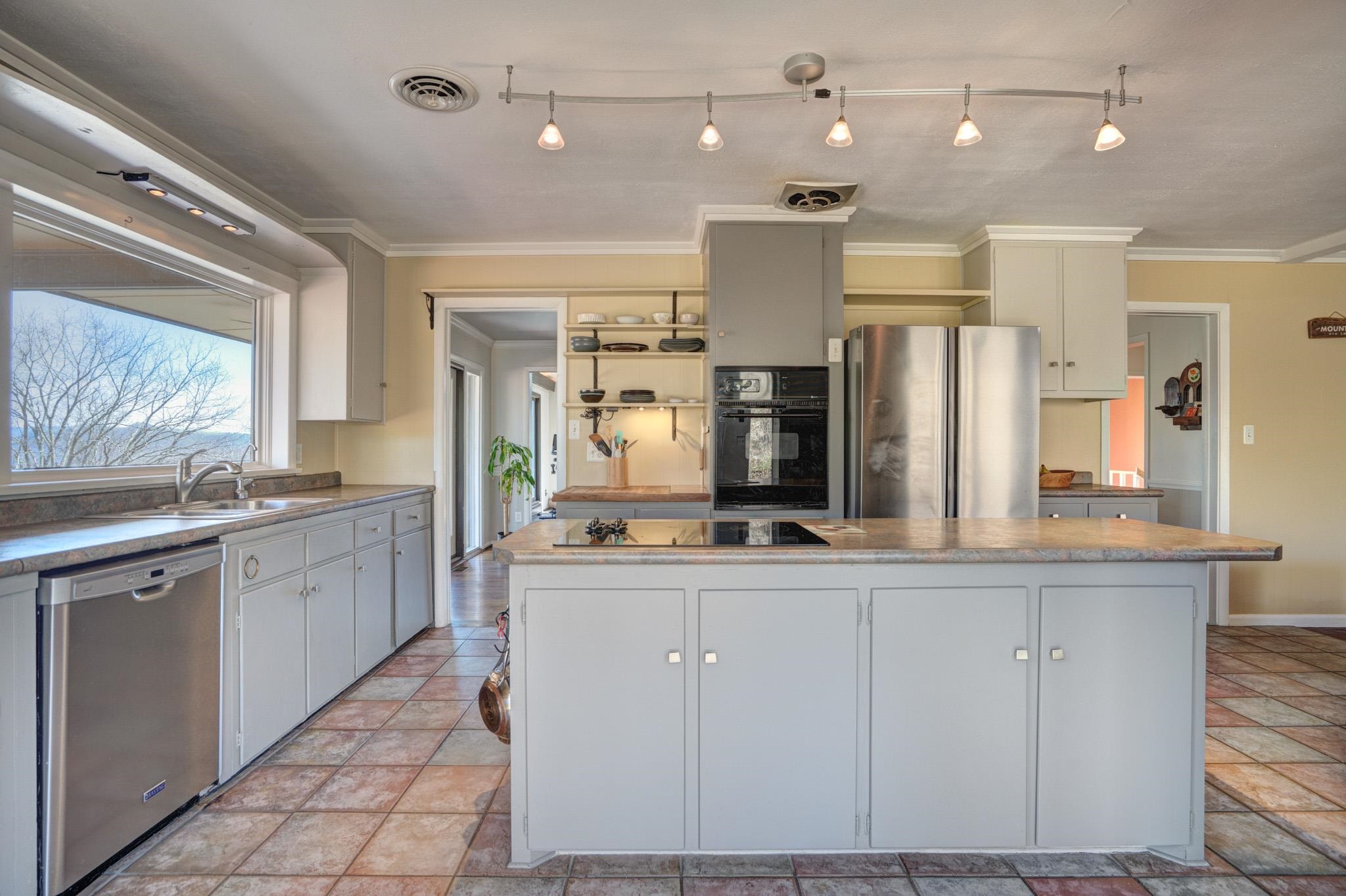 1002 Highland Circle Blacksburg VA 24060