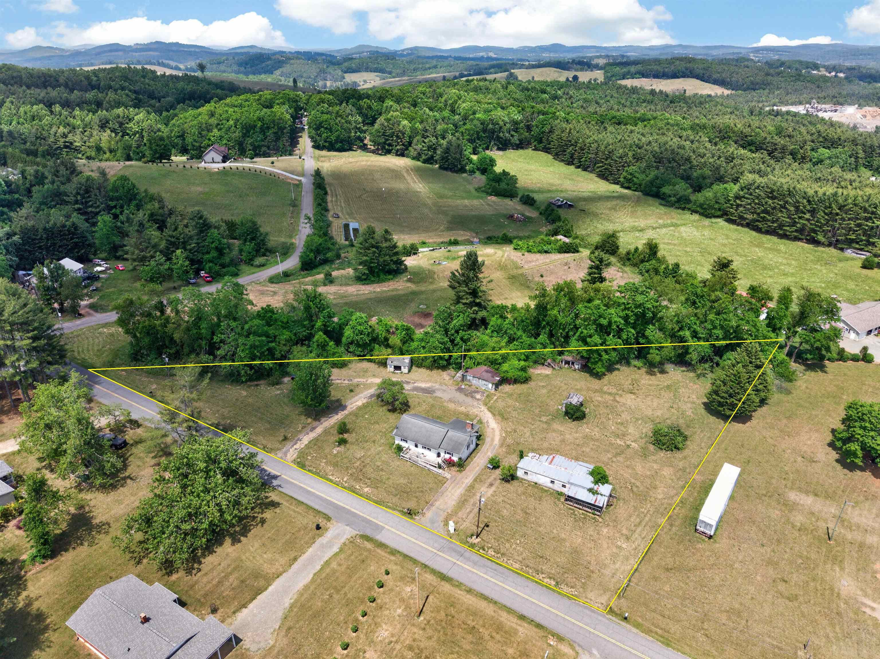 7217 & 7233 Meadow Creek Road Galax VA 24333