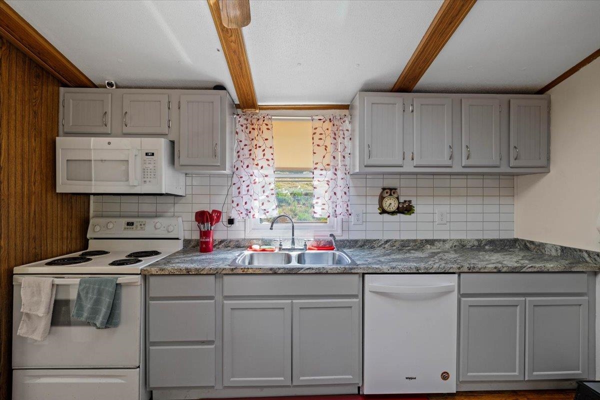 1353 Green Valley Road Eggleston VA 24086
