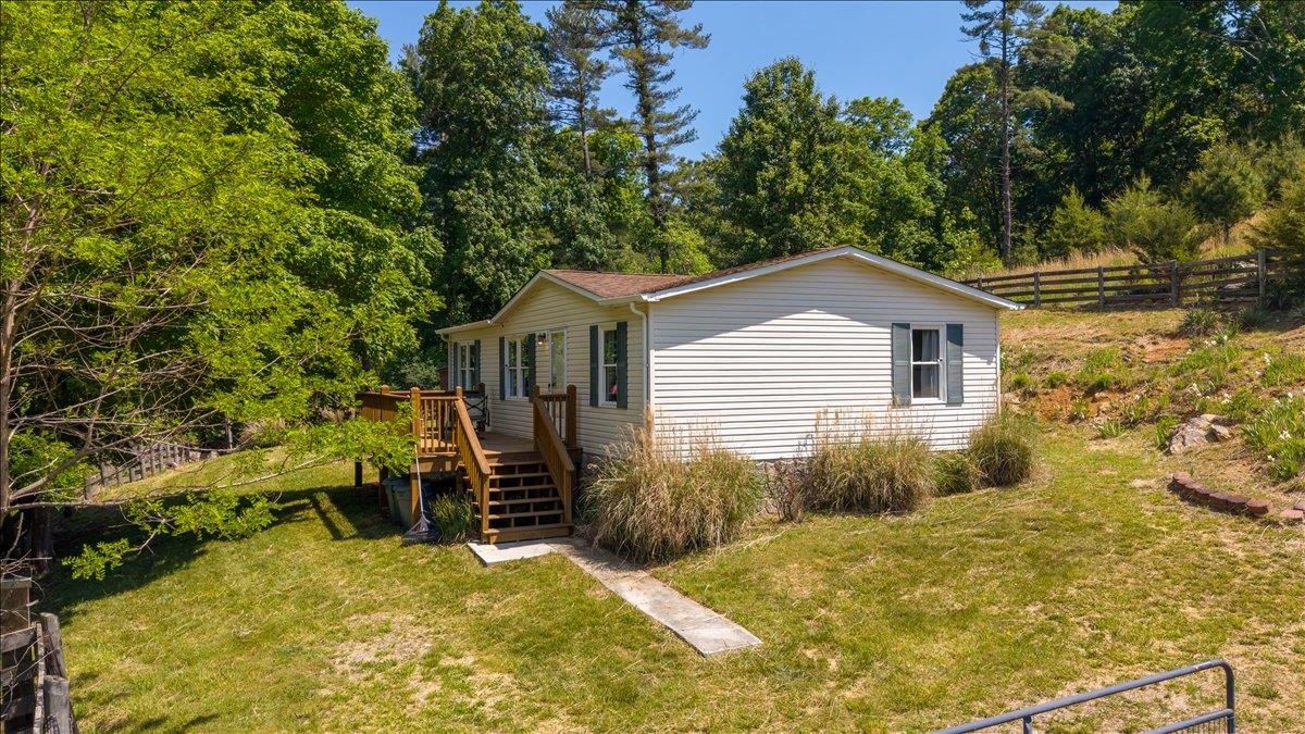 1353 Green Valley Road Eggleston VA 24086