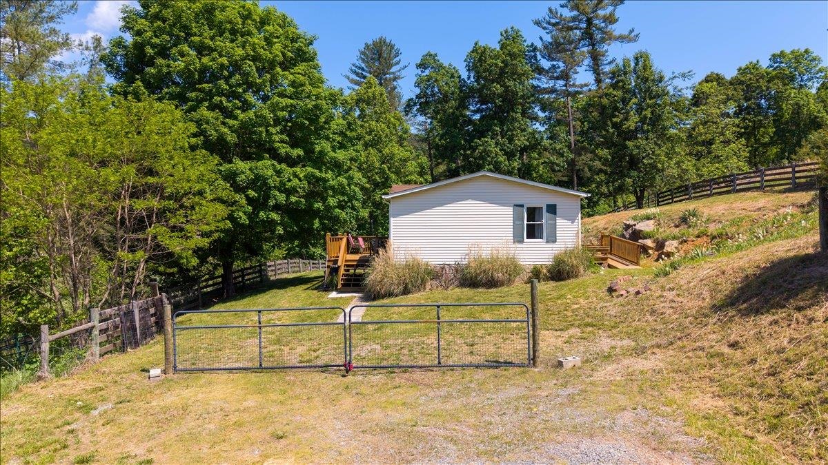 1353 Green Valley Road Eggleston VA 24086
