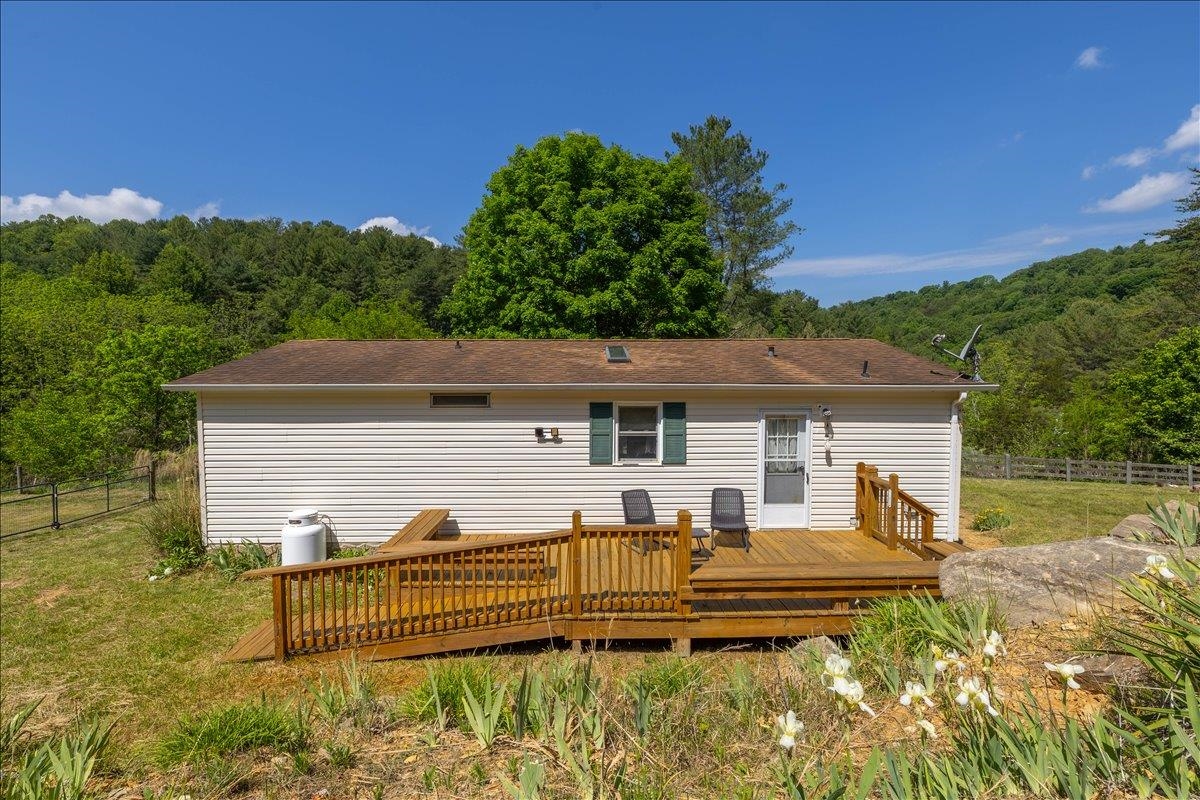 1353 Green Valley Road Eggleston VA 24086