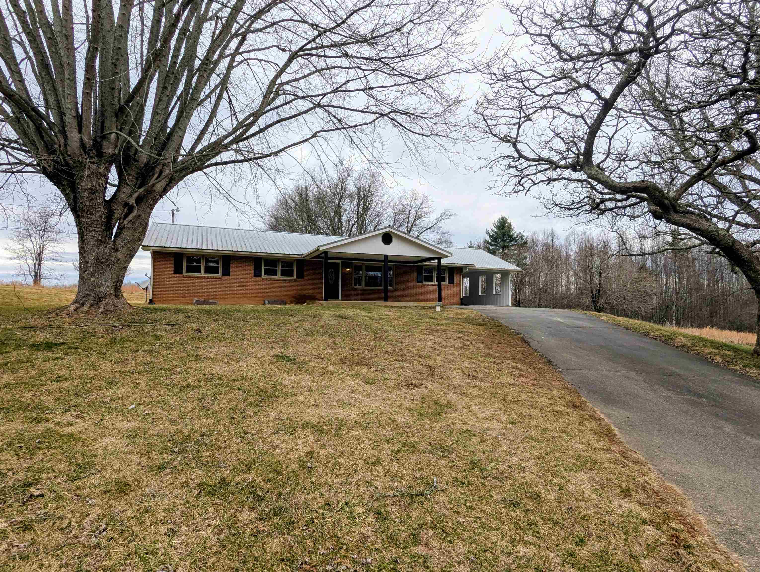 8203 Floyd Pike Dugspur VA 24325