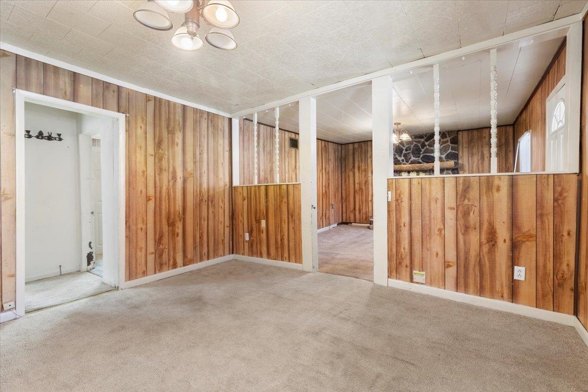 902 College Street Narrows VA 24124