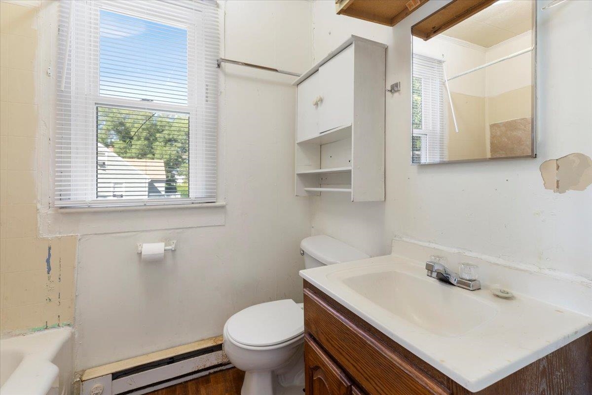 902 College Street Narrows VA 24124