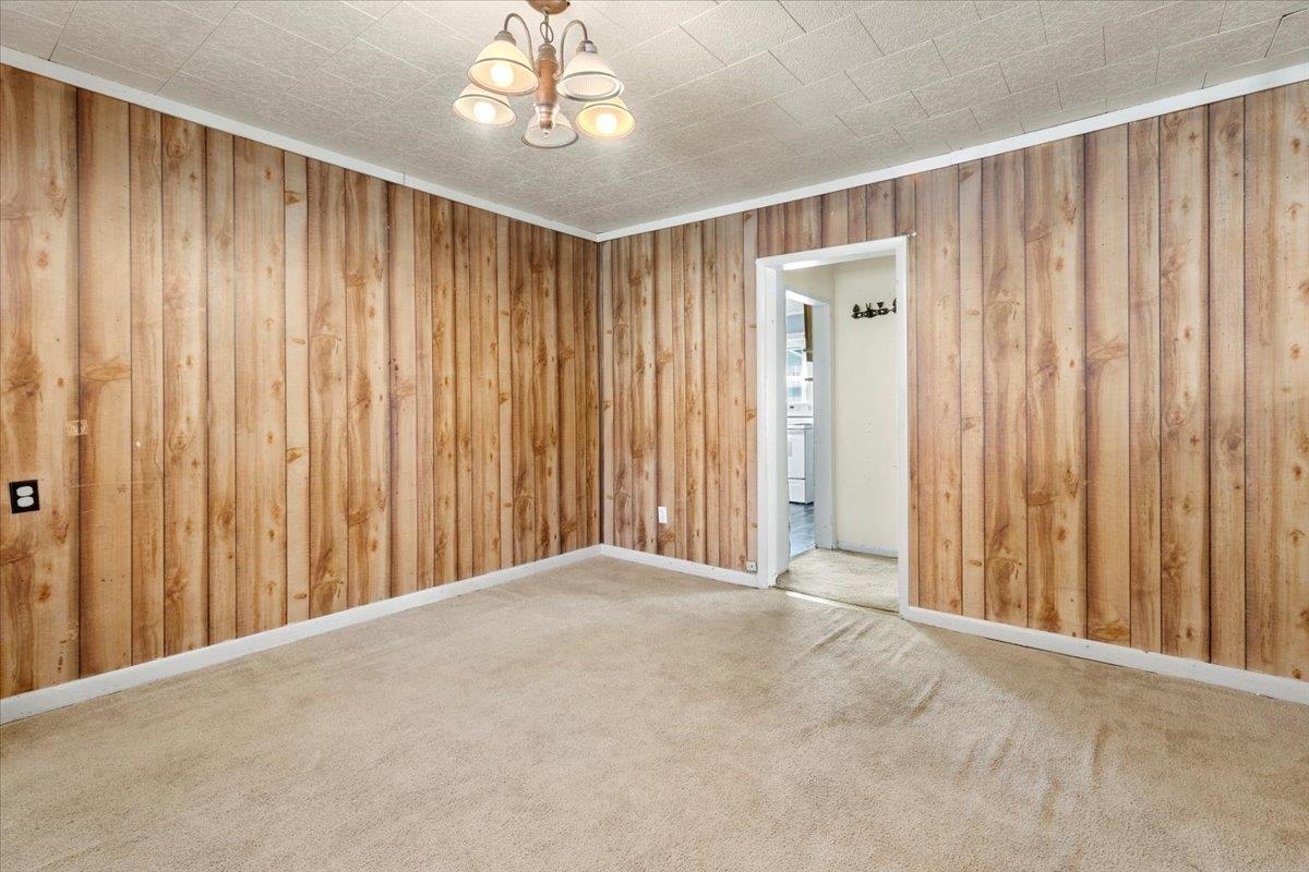 902 College Street Narrows VA 24124