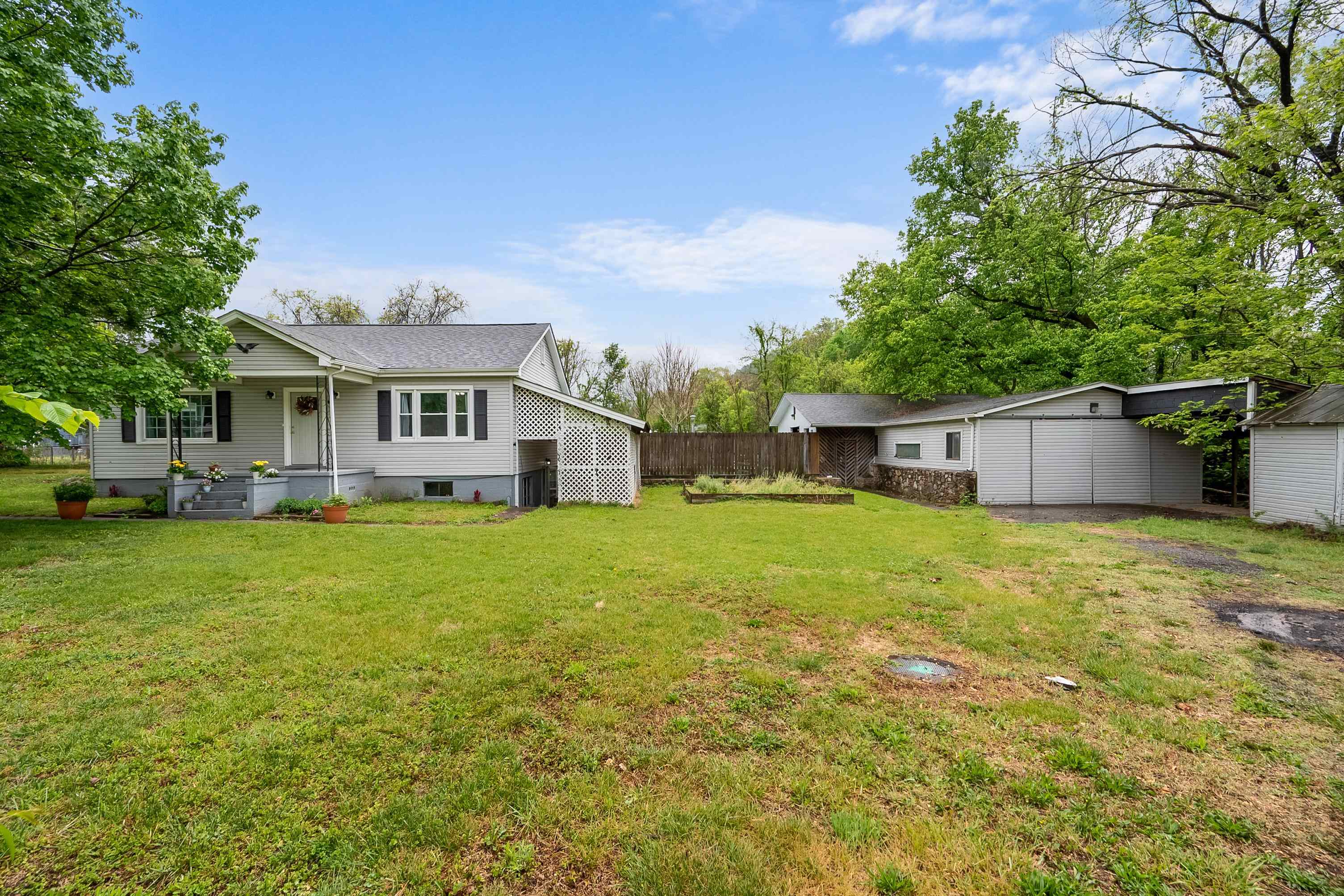 9151 Roanoke Road Elliston VA 24087