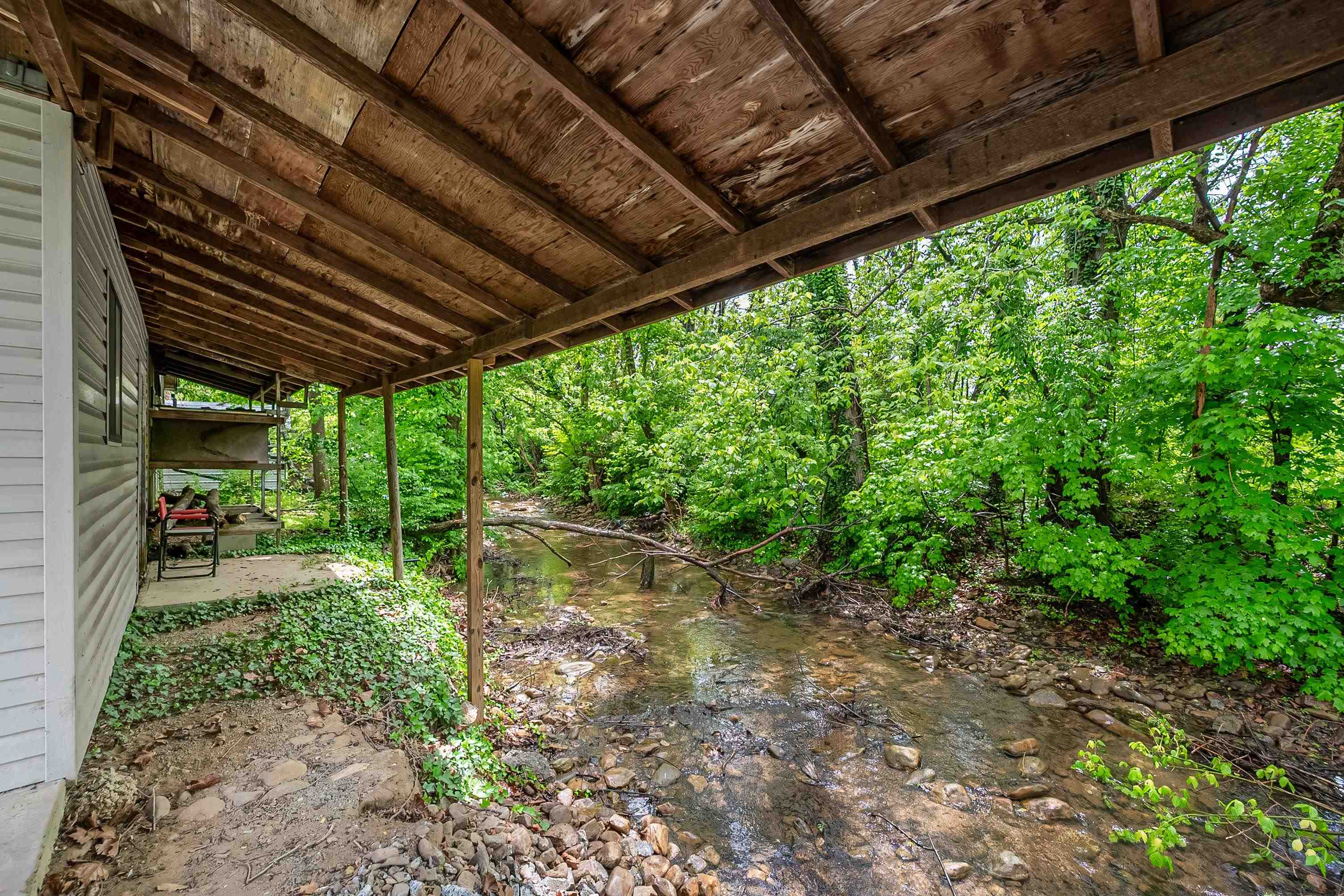 9151 Roanoke Road Elliston VA 24087