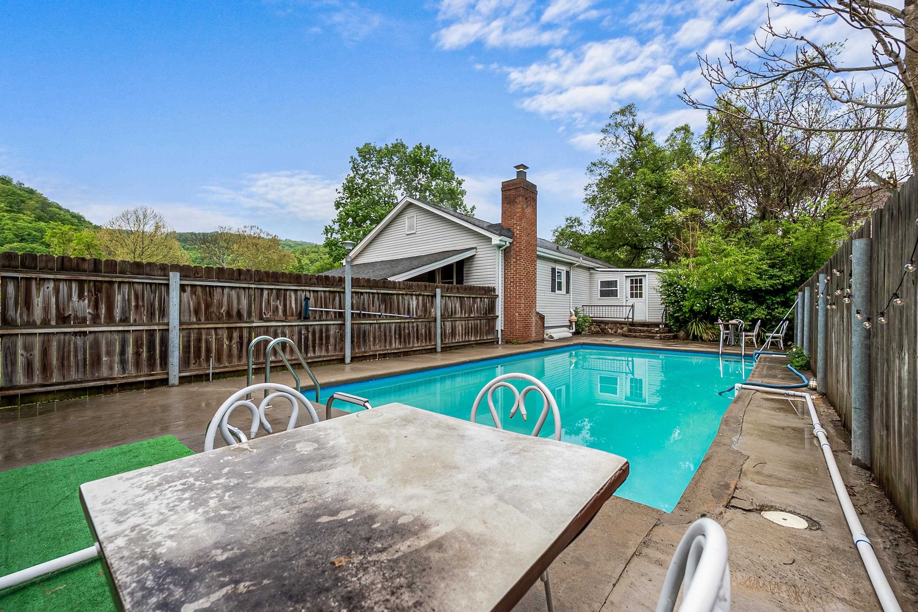 9151 Roanoke Road Elliston VA 24087