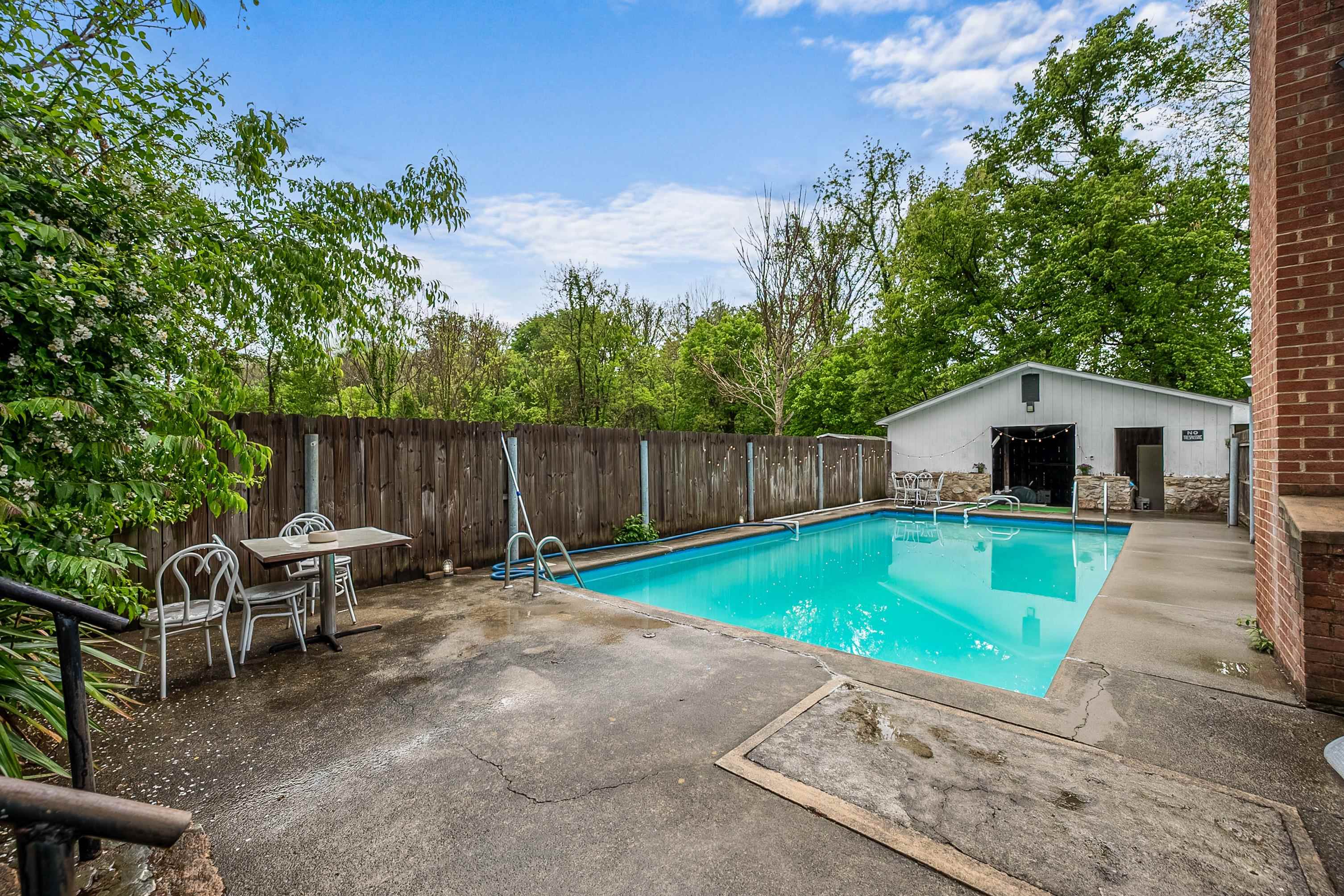 9151 Roanoke Road Elliston VA 24087