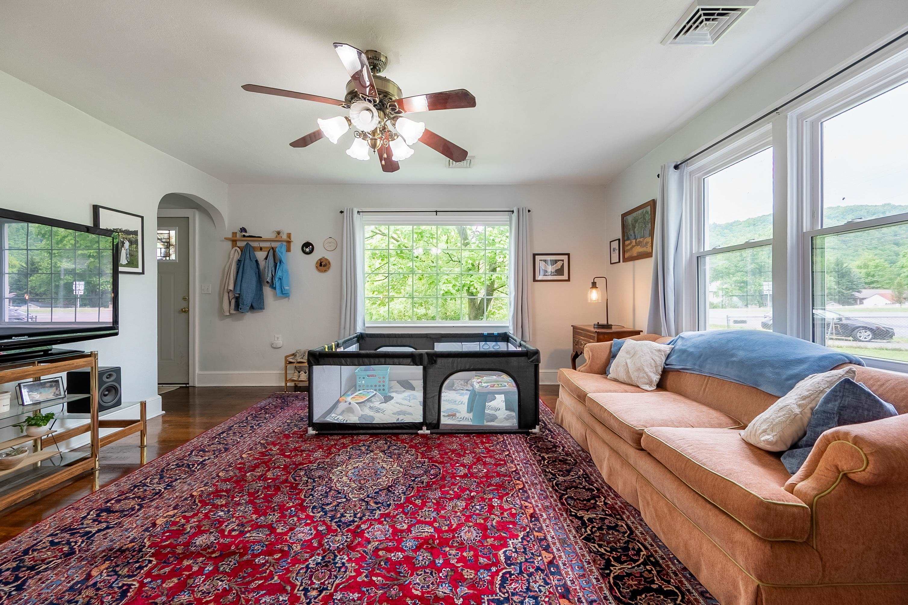 9151 Roanoke Road Elliston VA 24087
