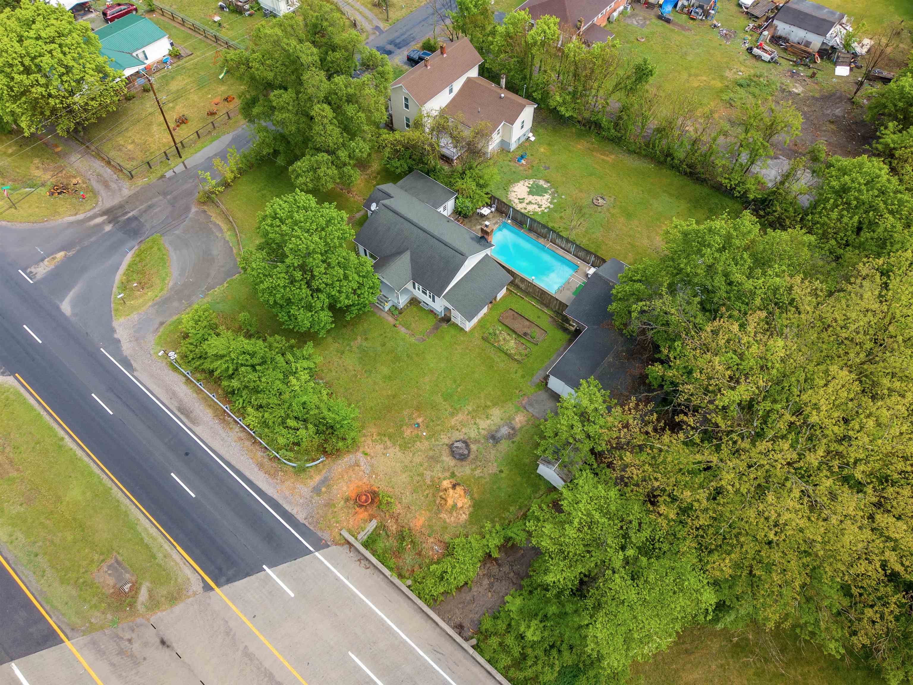 9151 Roanoke Road Elliston VA 24087