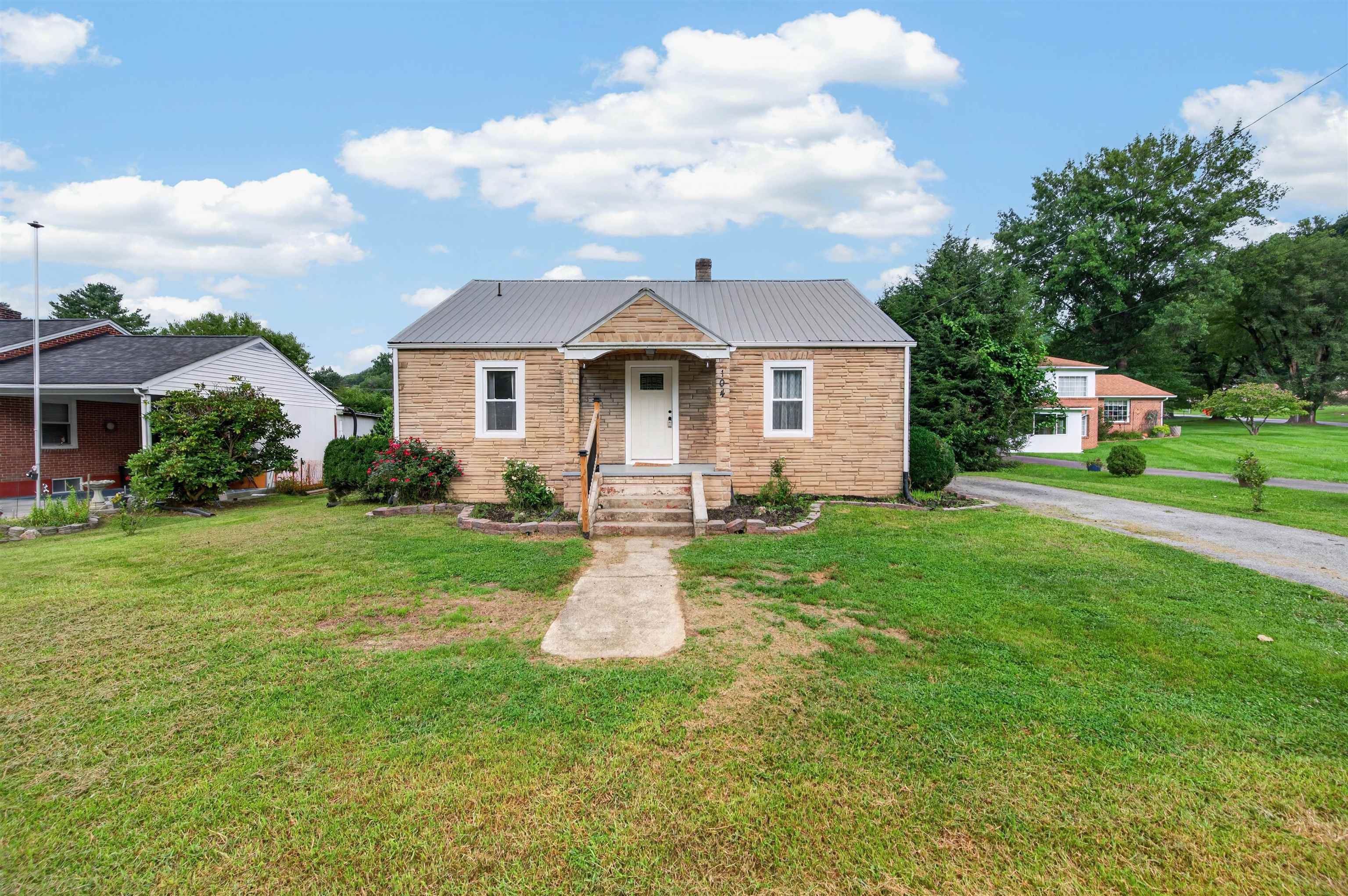 104 Park Drive Narrows VA 24124