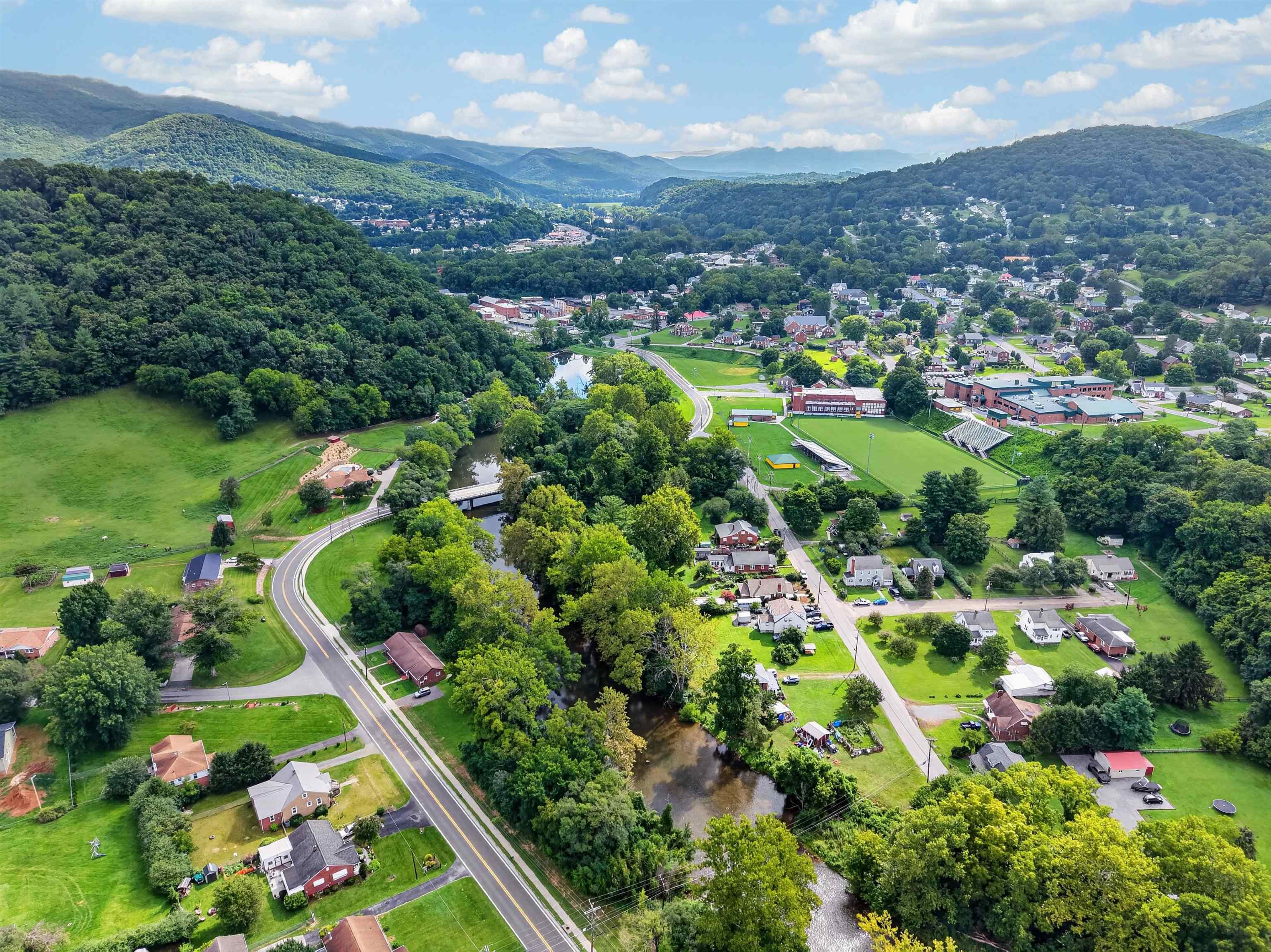 104 Park Drive Narrows VA 24124