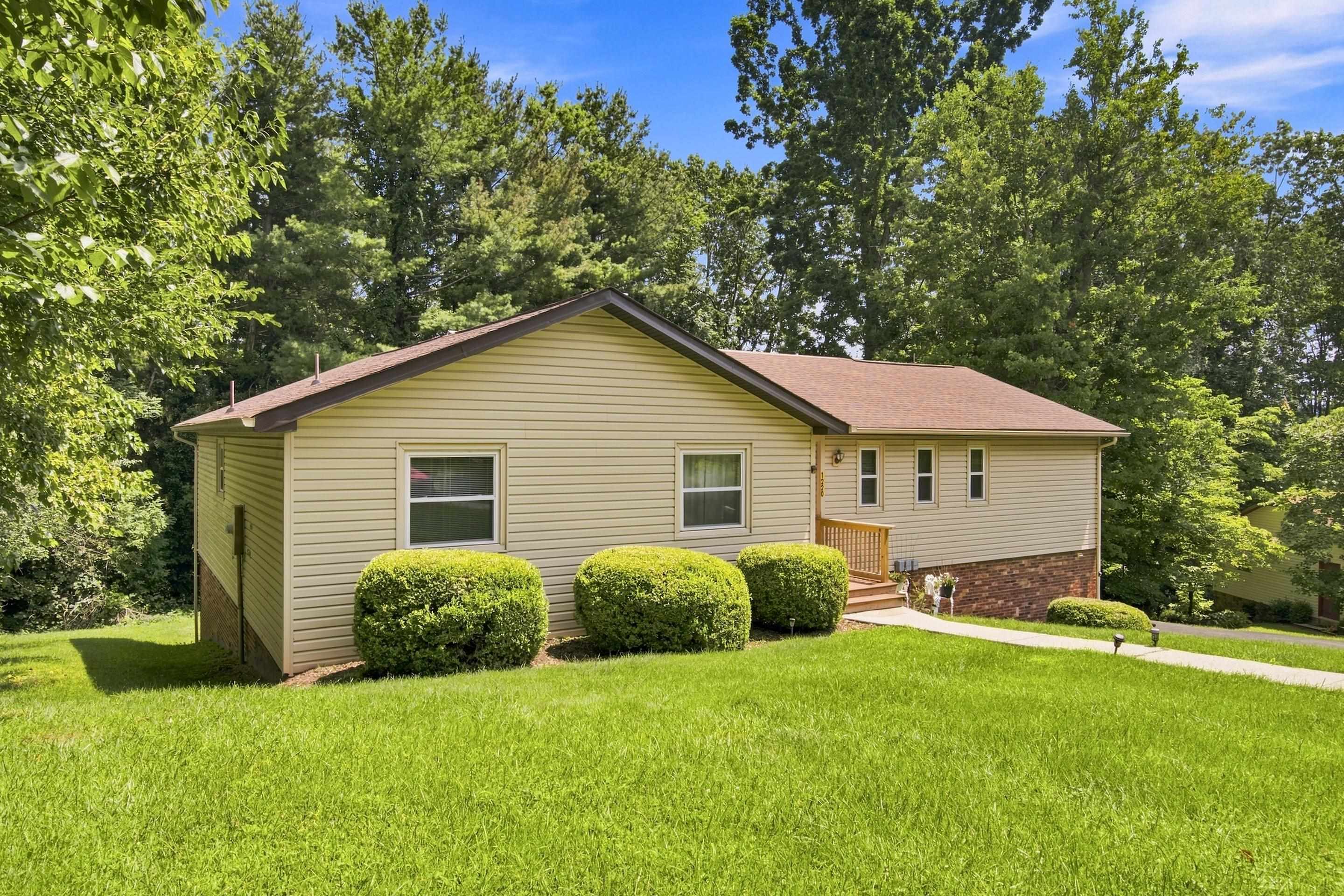 1220 Flint Drive Christiansburg VA 24073