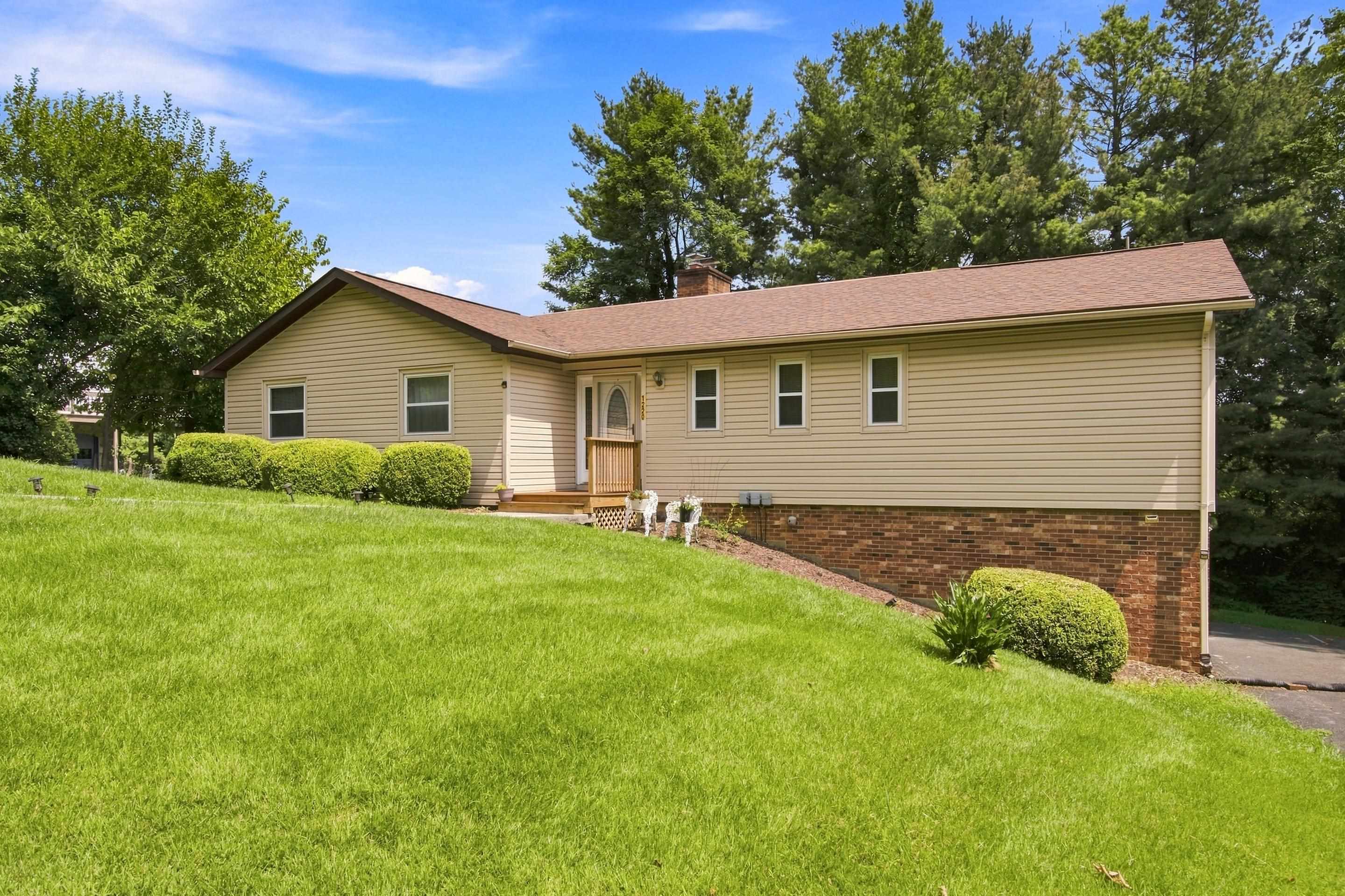 1220 Flint Drive Christiansburg VA 24073