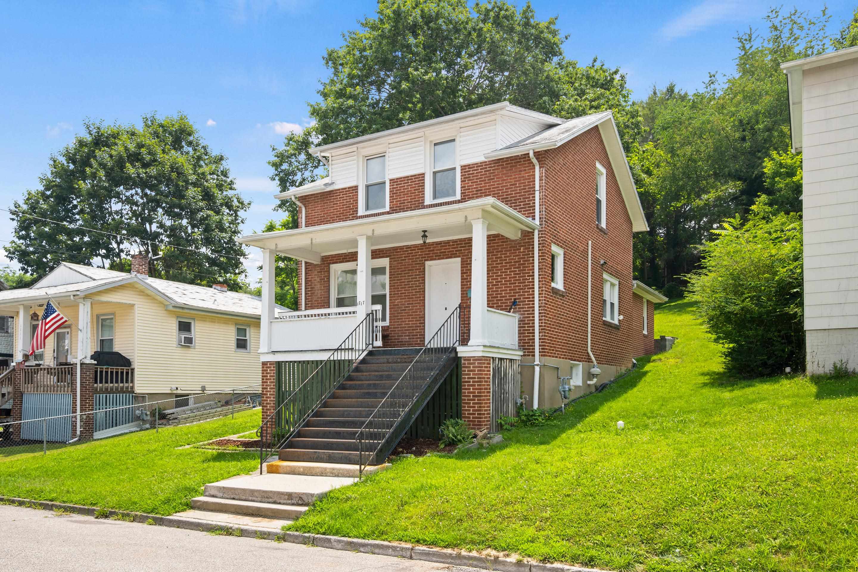 1717 Downey Street Radford VA 24141
