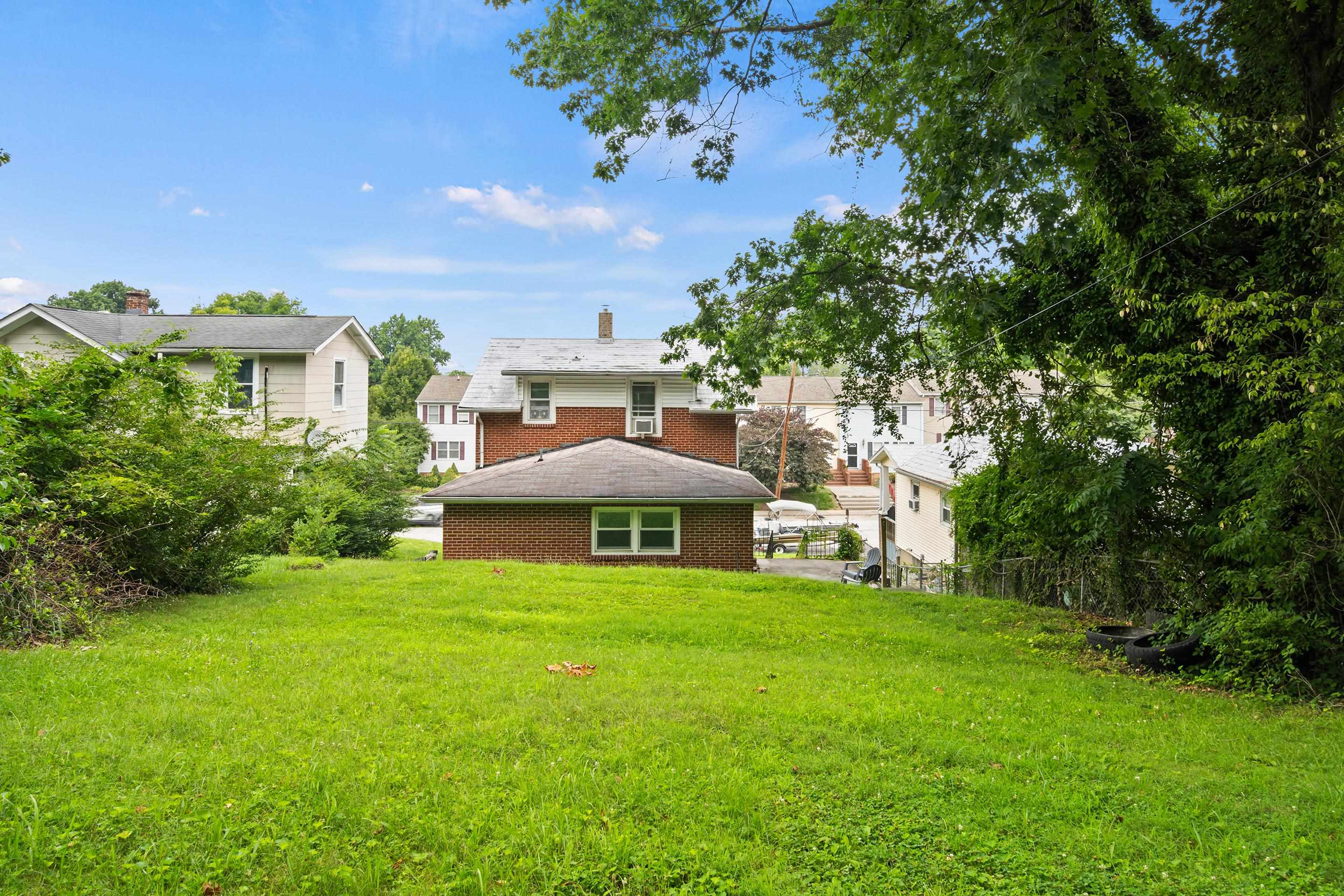 1717 Downey Street Radford VA 24141
