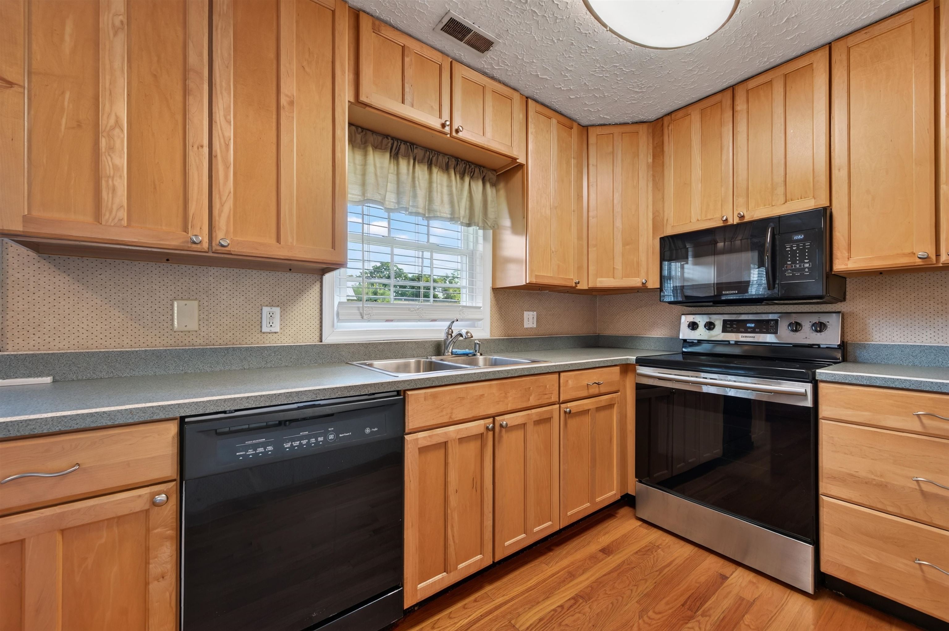 6902 Riverbend Drive Fairlawn VA 24141