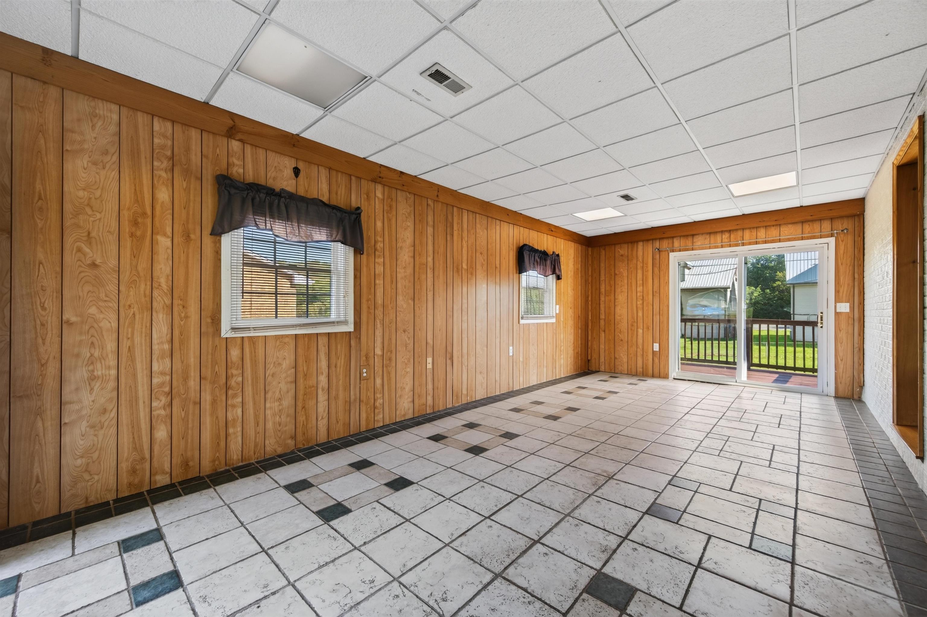 6902 Riverbend Drive Fairlawn VA 24141