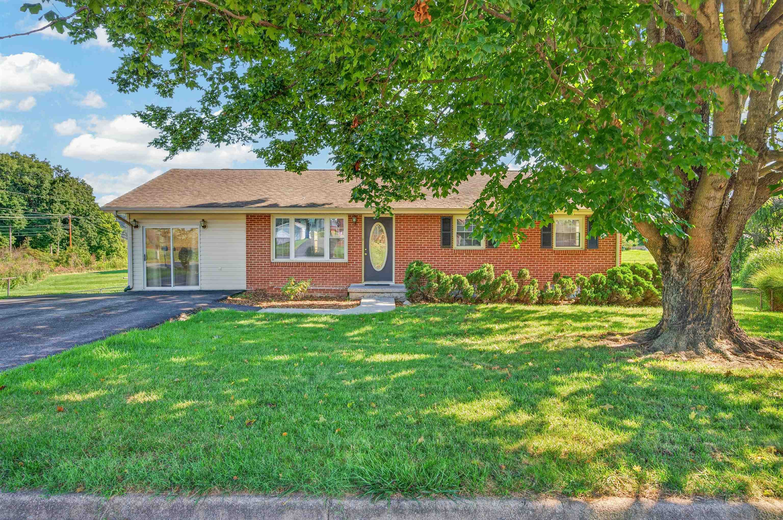 6902 Riverbend Drive Fairlawn VA 24141