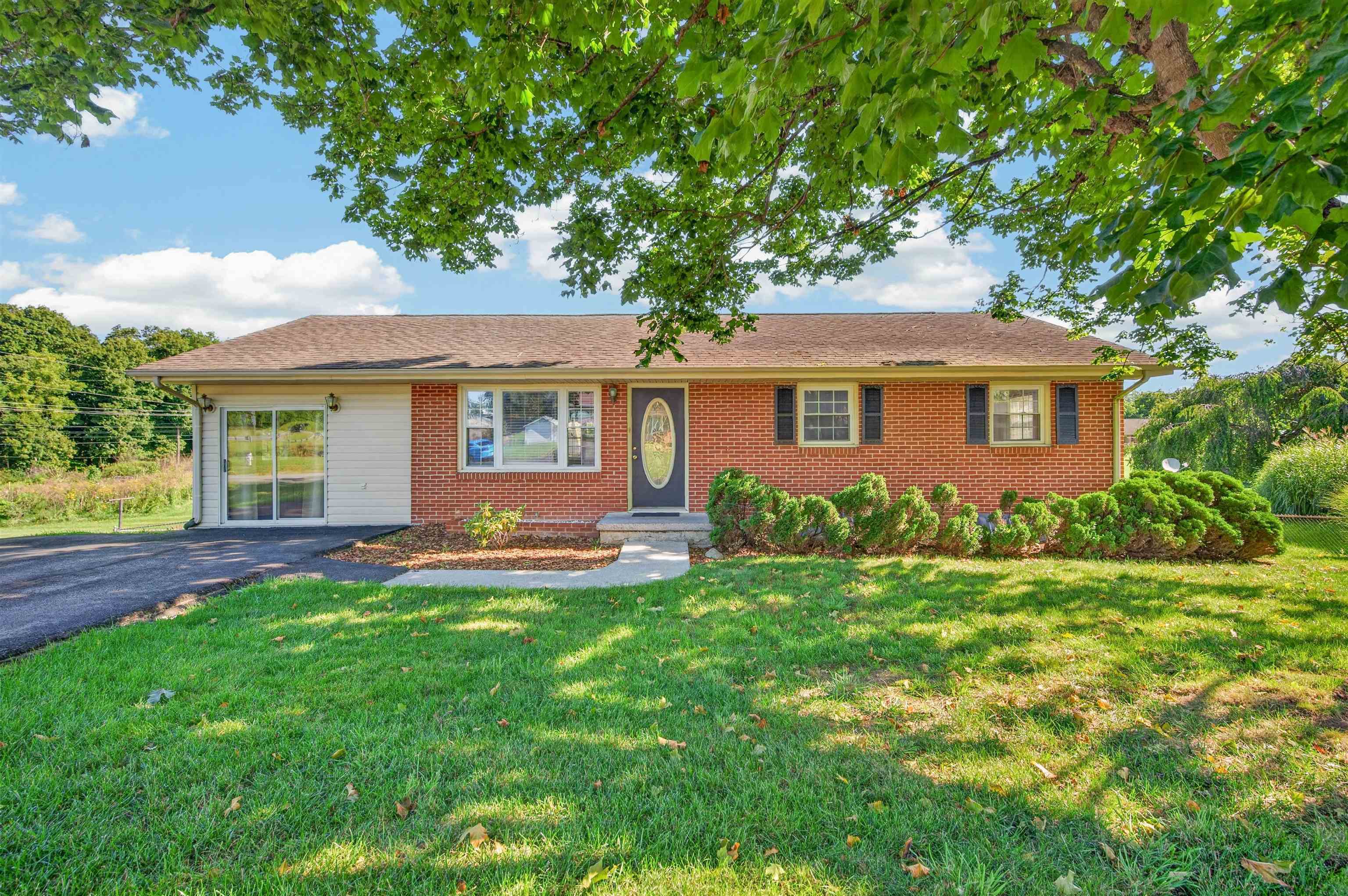 6902 Riverbend Drive Fairlawn VA 24141