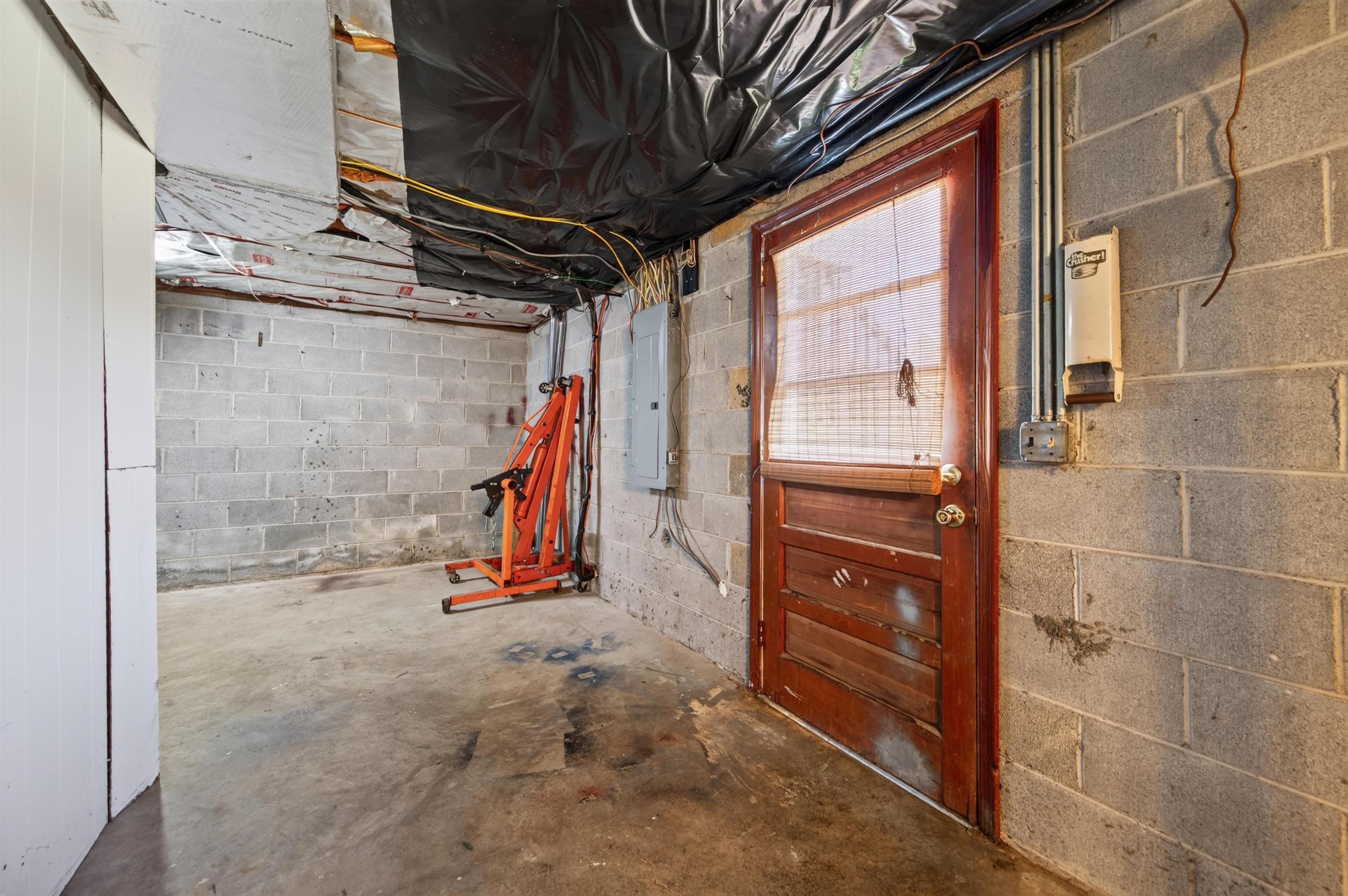 6902 Riverbend Drive Fairlawn VA 24141
