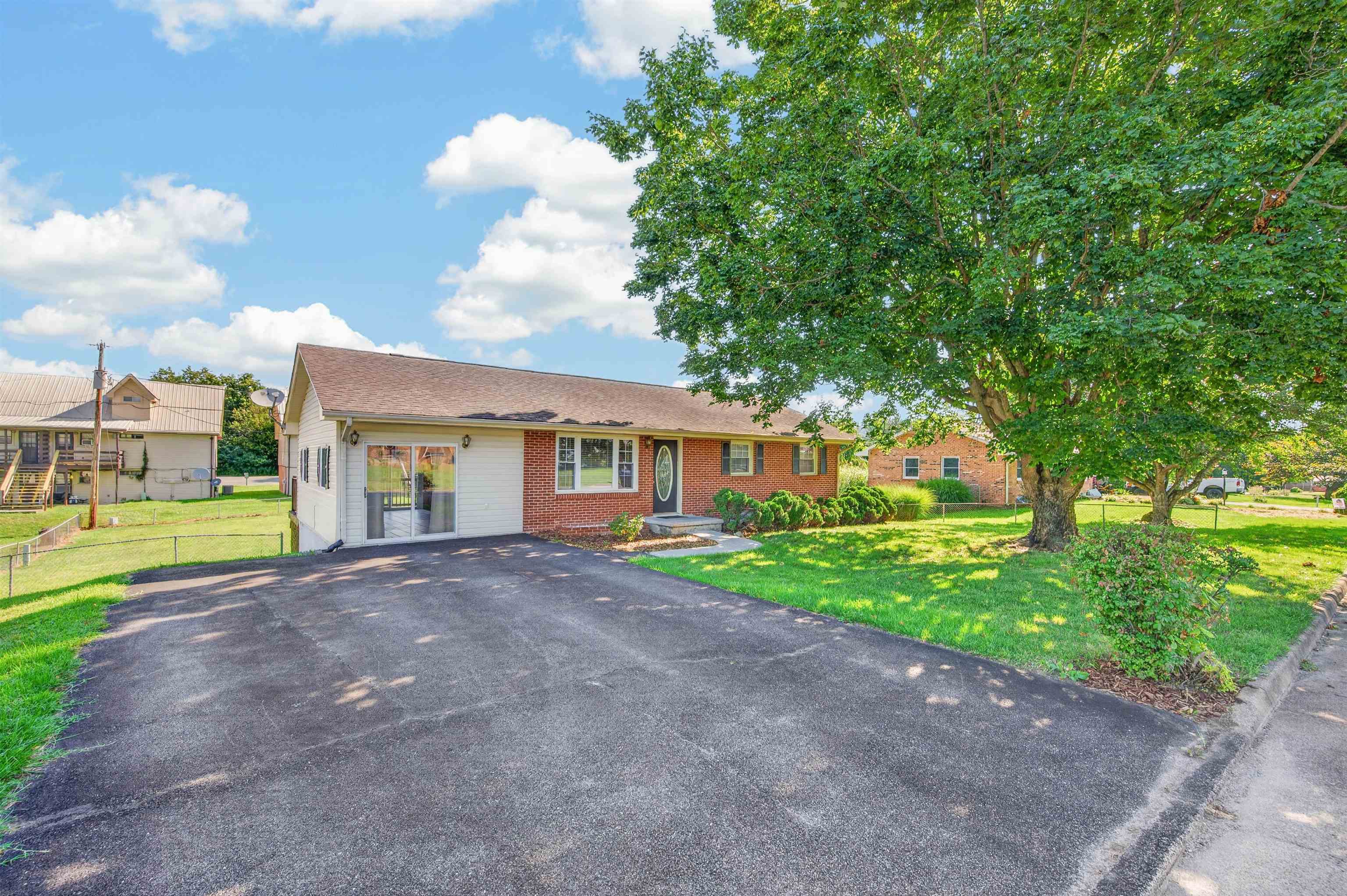 6902 Riverbend Drive Fairlawn VA 24141