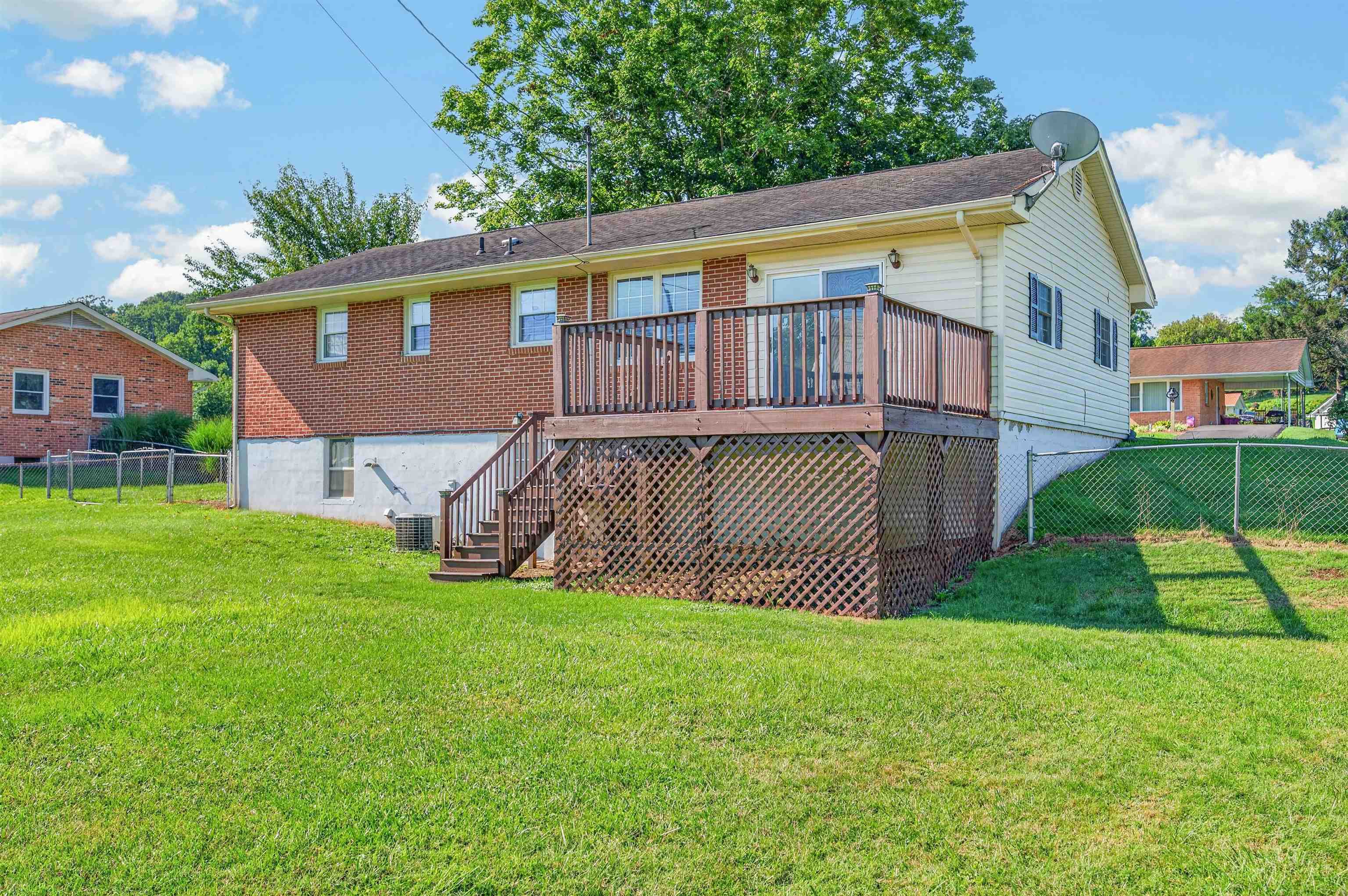 6902 Riverbend Drive Fairlawn VA 24141