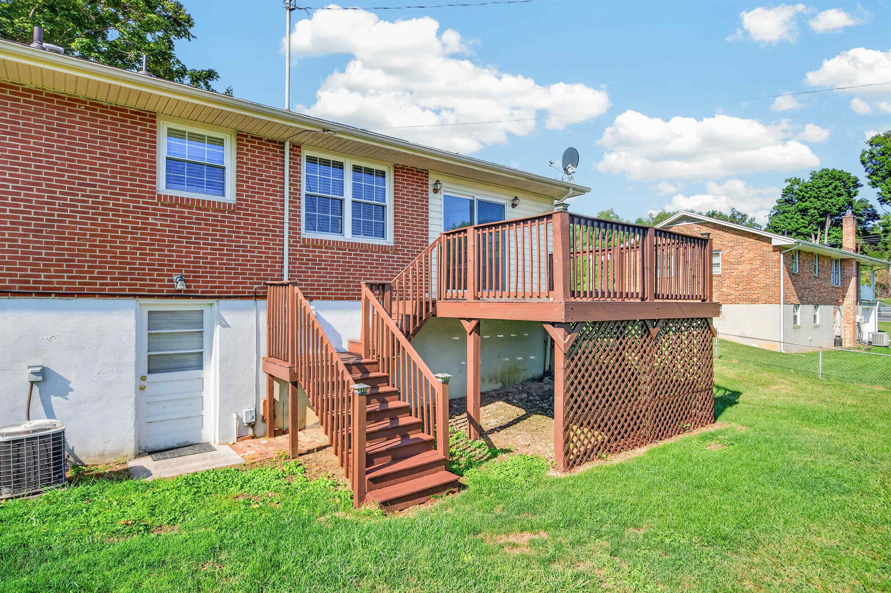 6902 Riverbend Drive Fairlawn VA 24141