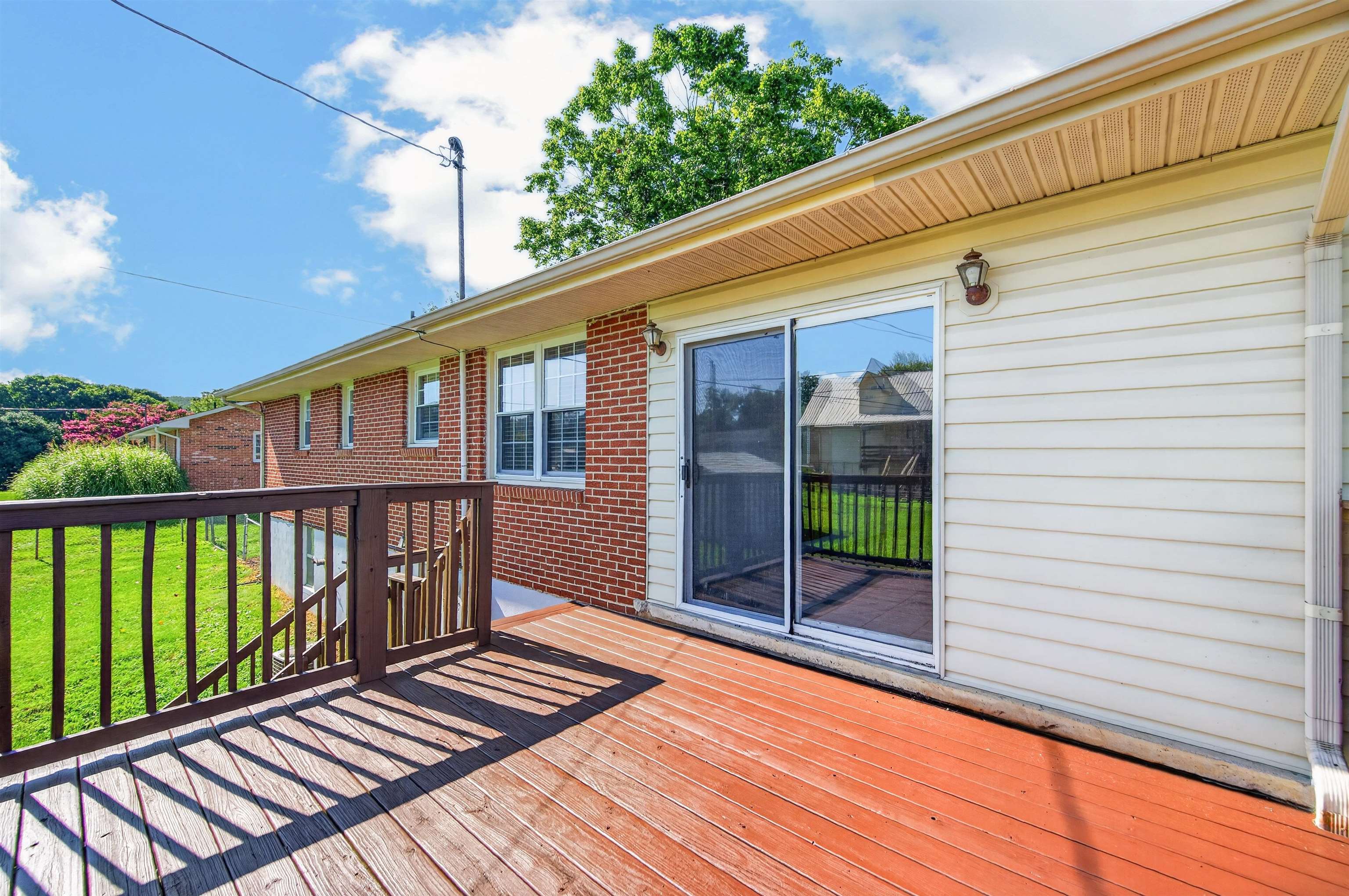 6902 Riverbend Drive Fairlawn VA 24141