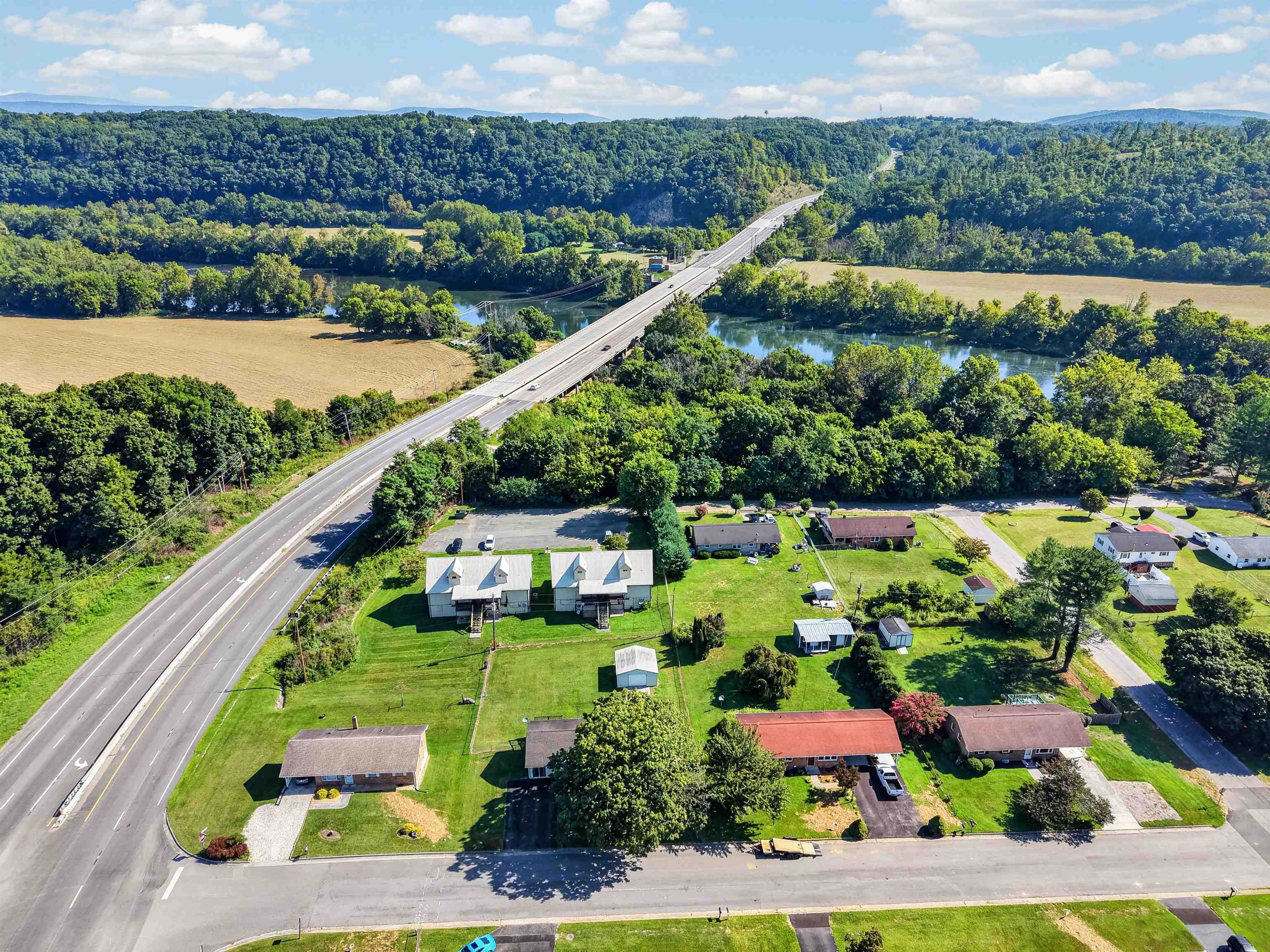 6902 Riverbend Drive Fairlawn VA 24141