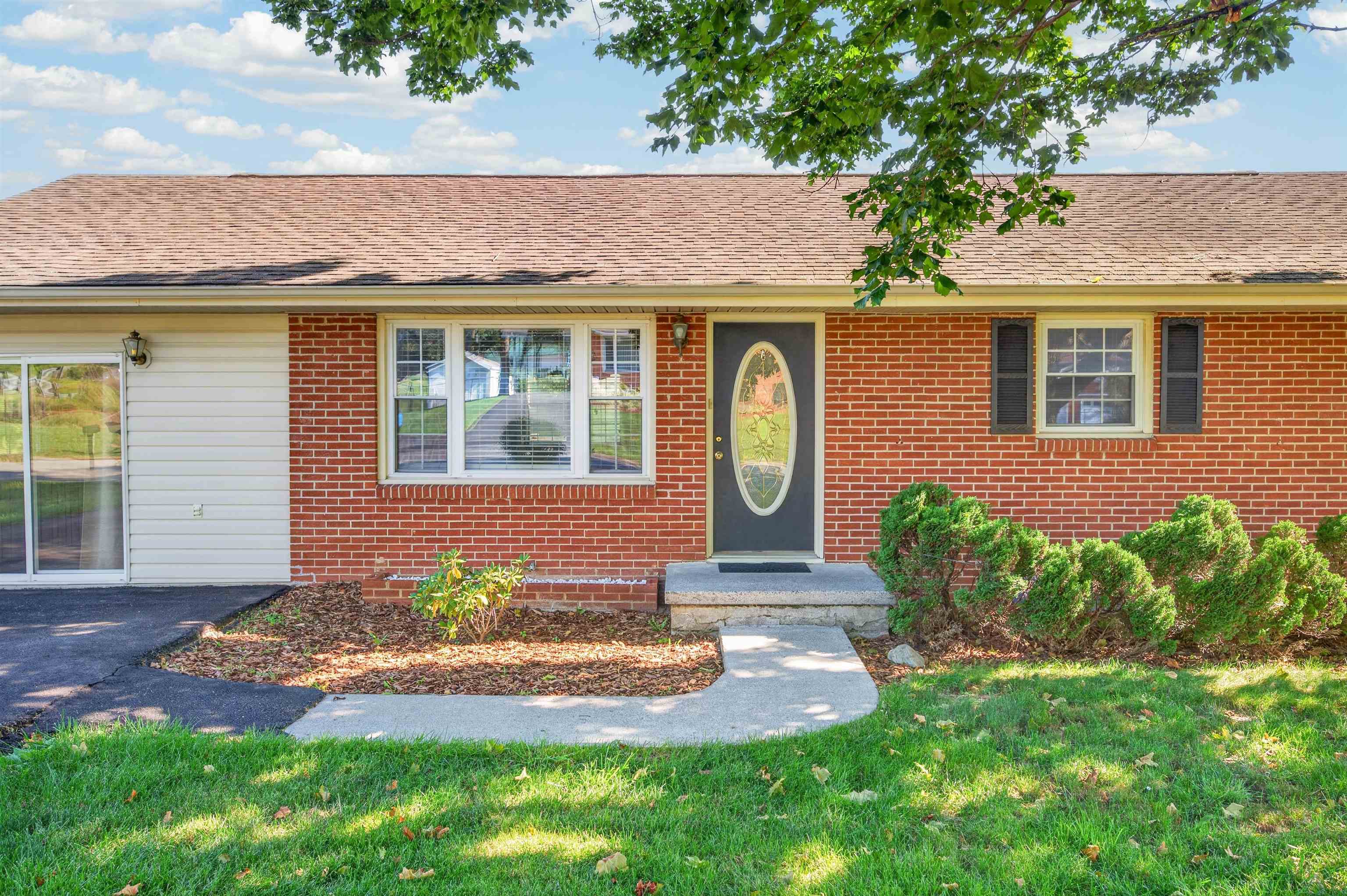 6902 Riverbend Drive Fairlawn VA 24141