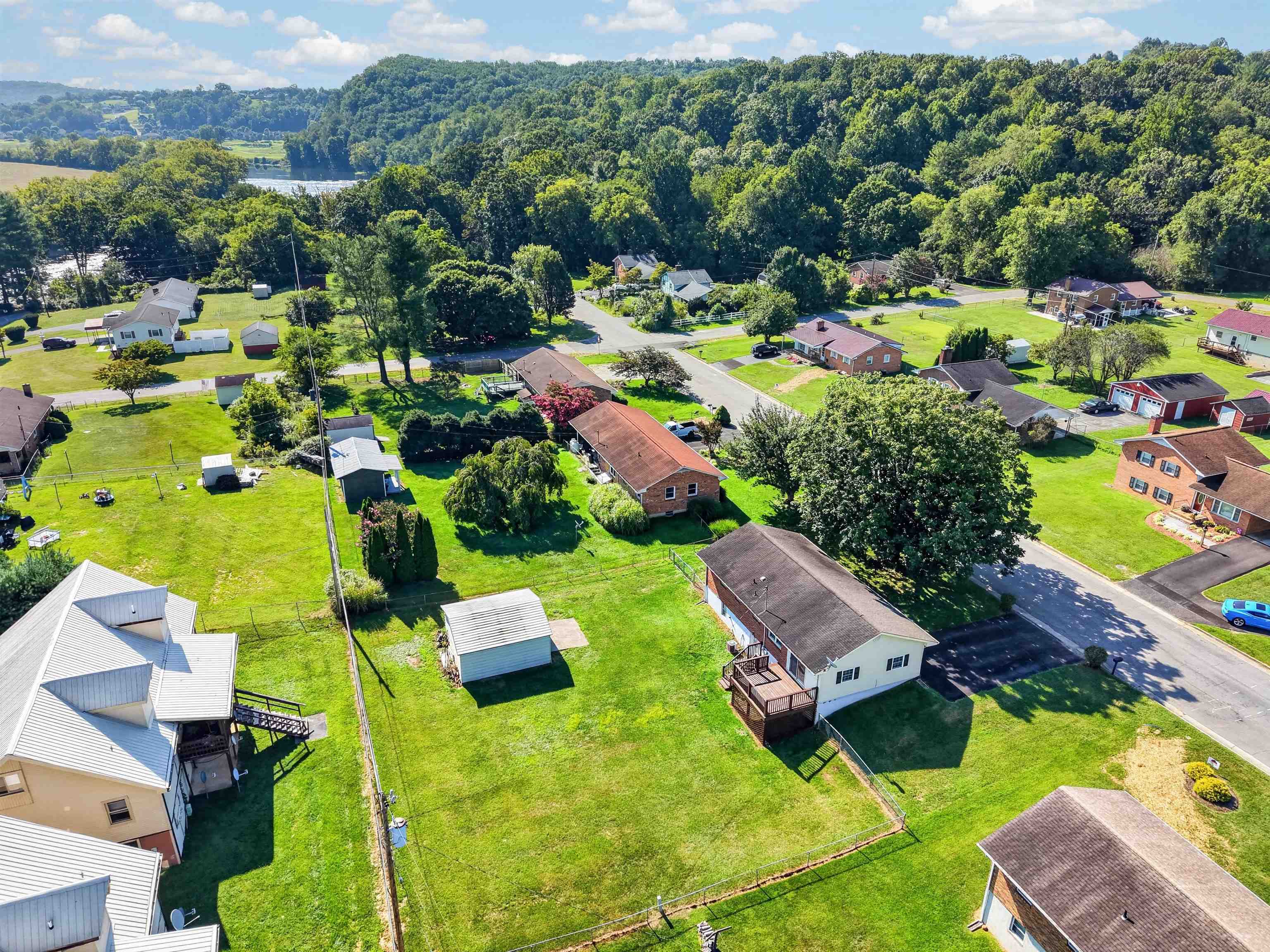6902 Riverbend Drive Fairlawn VA 24141