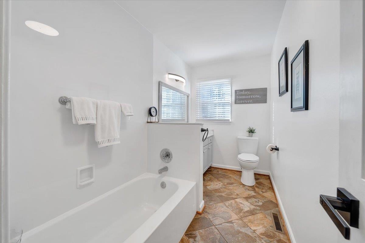 2831 Westclub Drive Salem VA 24153