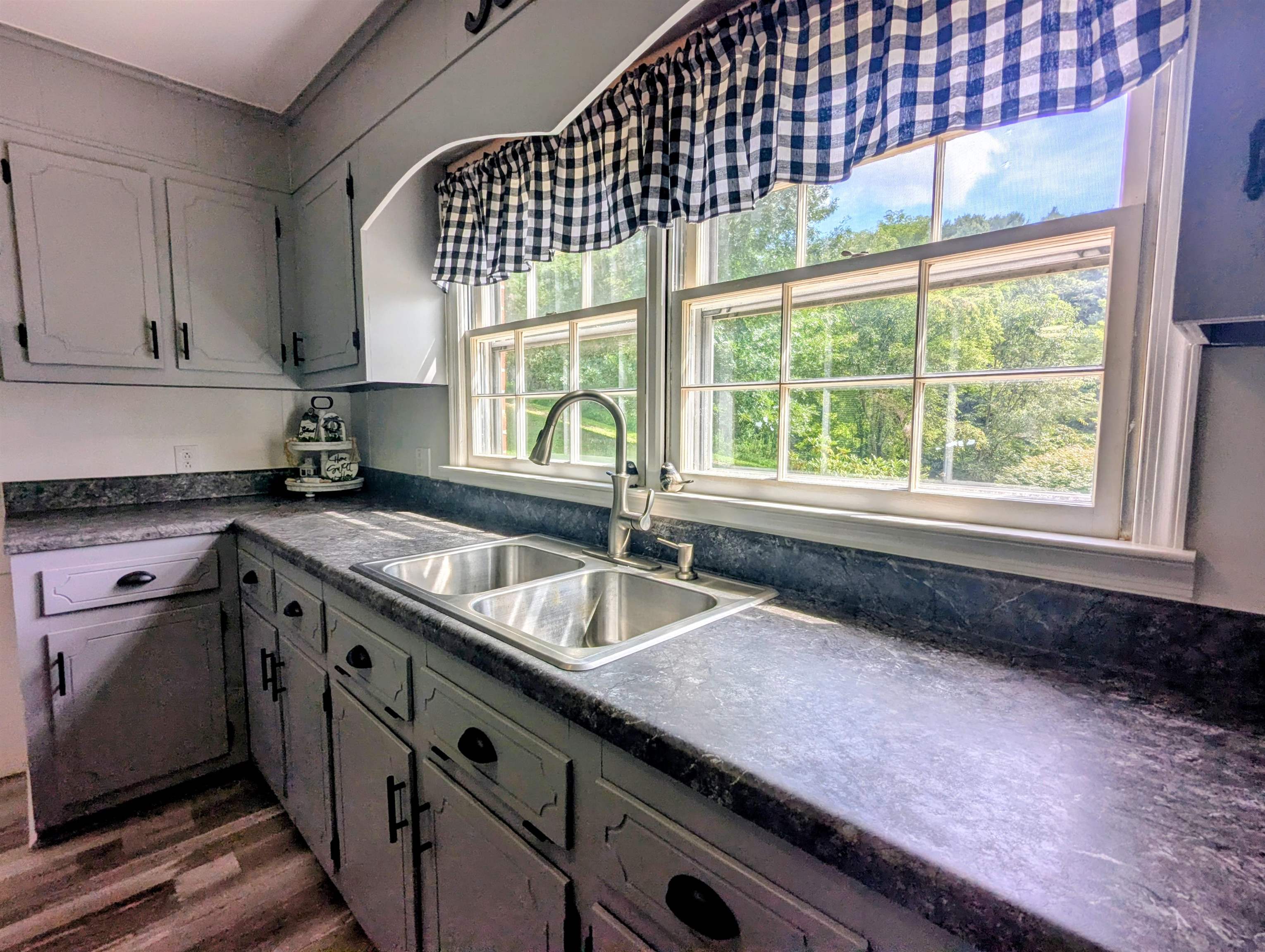 633 Parkway Lane S Floyd VA 24091