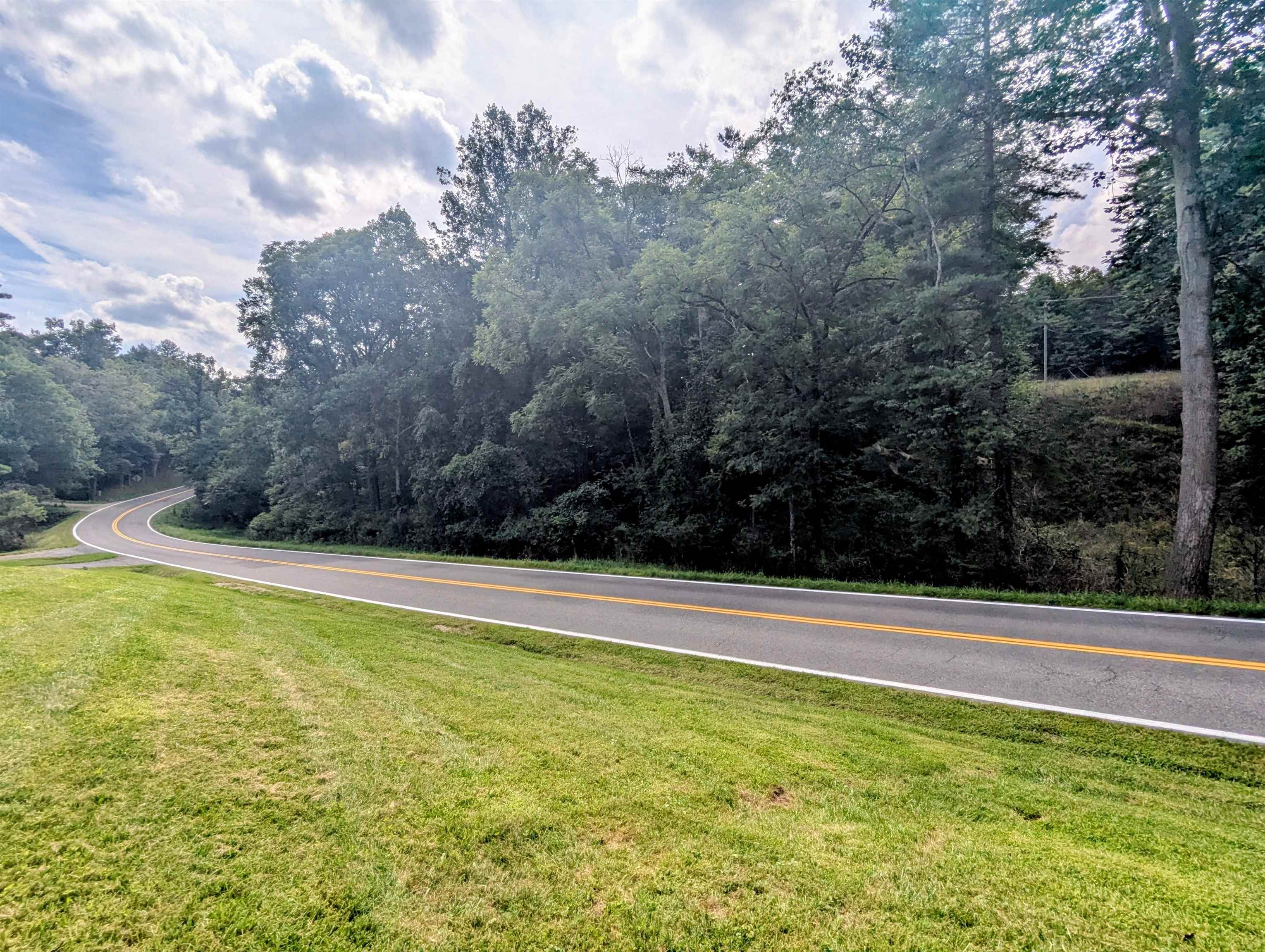 633 Parkway Lane S Floyd VA 24091