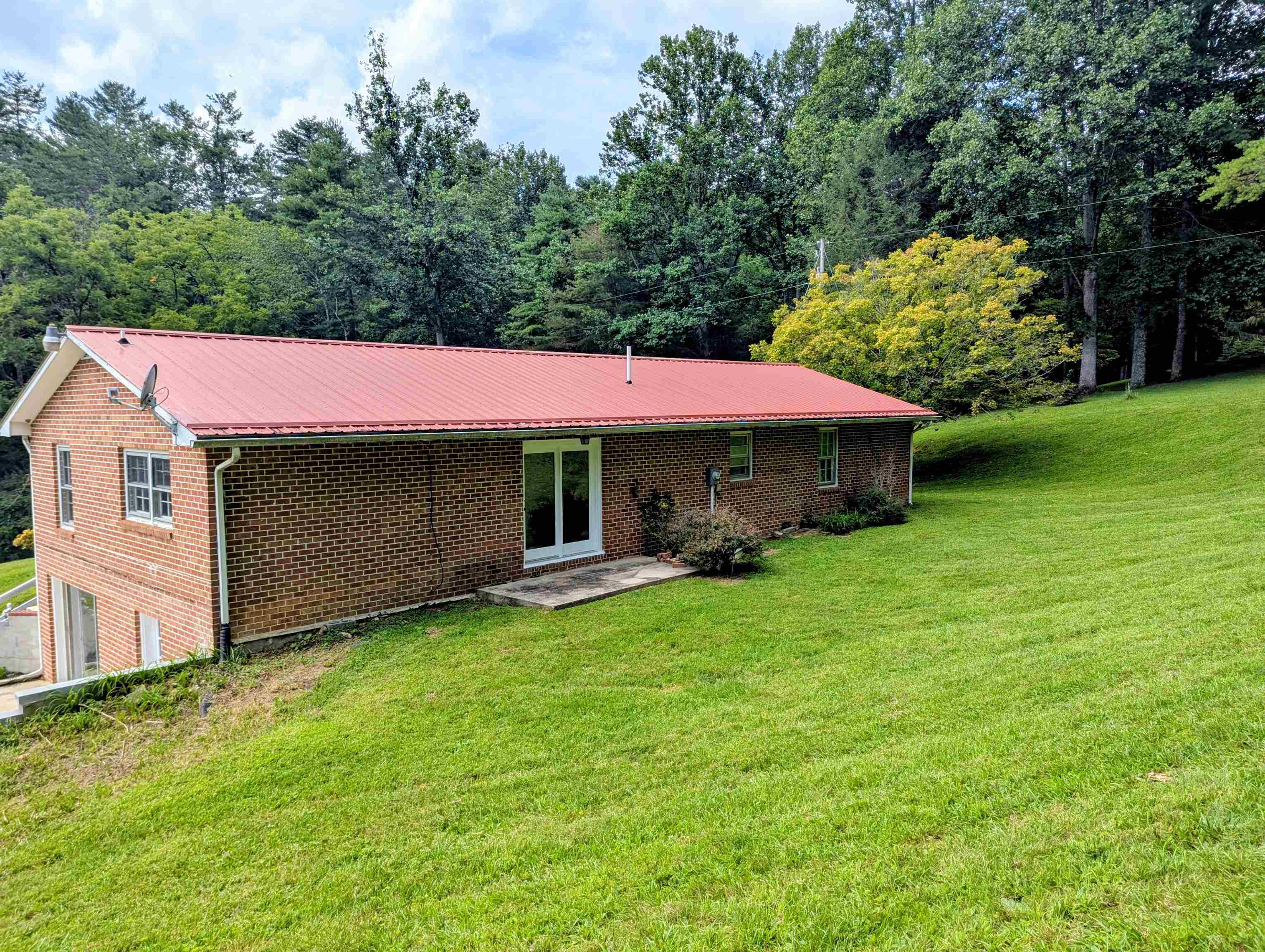 633 Parkway Lane S Floyd VA 24091