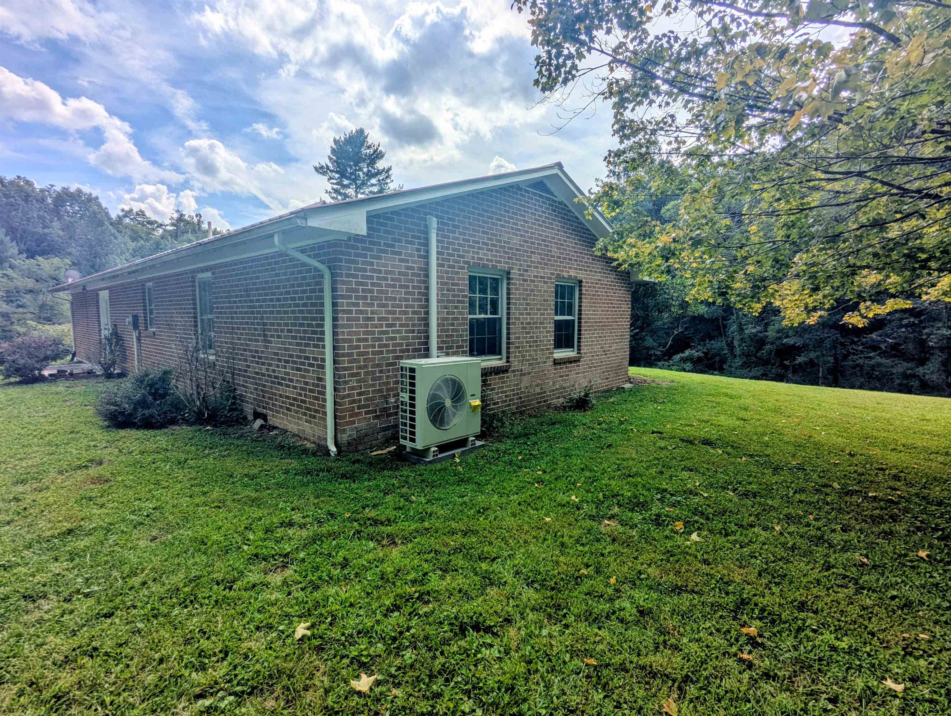 633 Parkway Lane S Floyd VA 24091