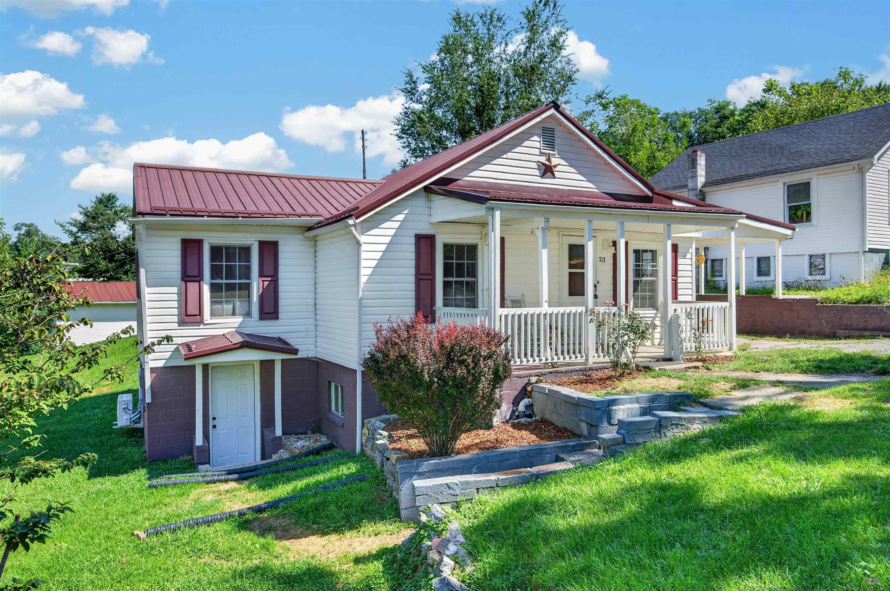 713 Elizabeth Street Pulaski VA 24301