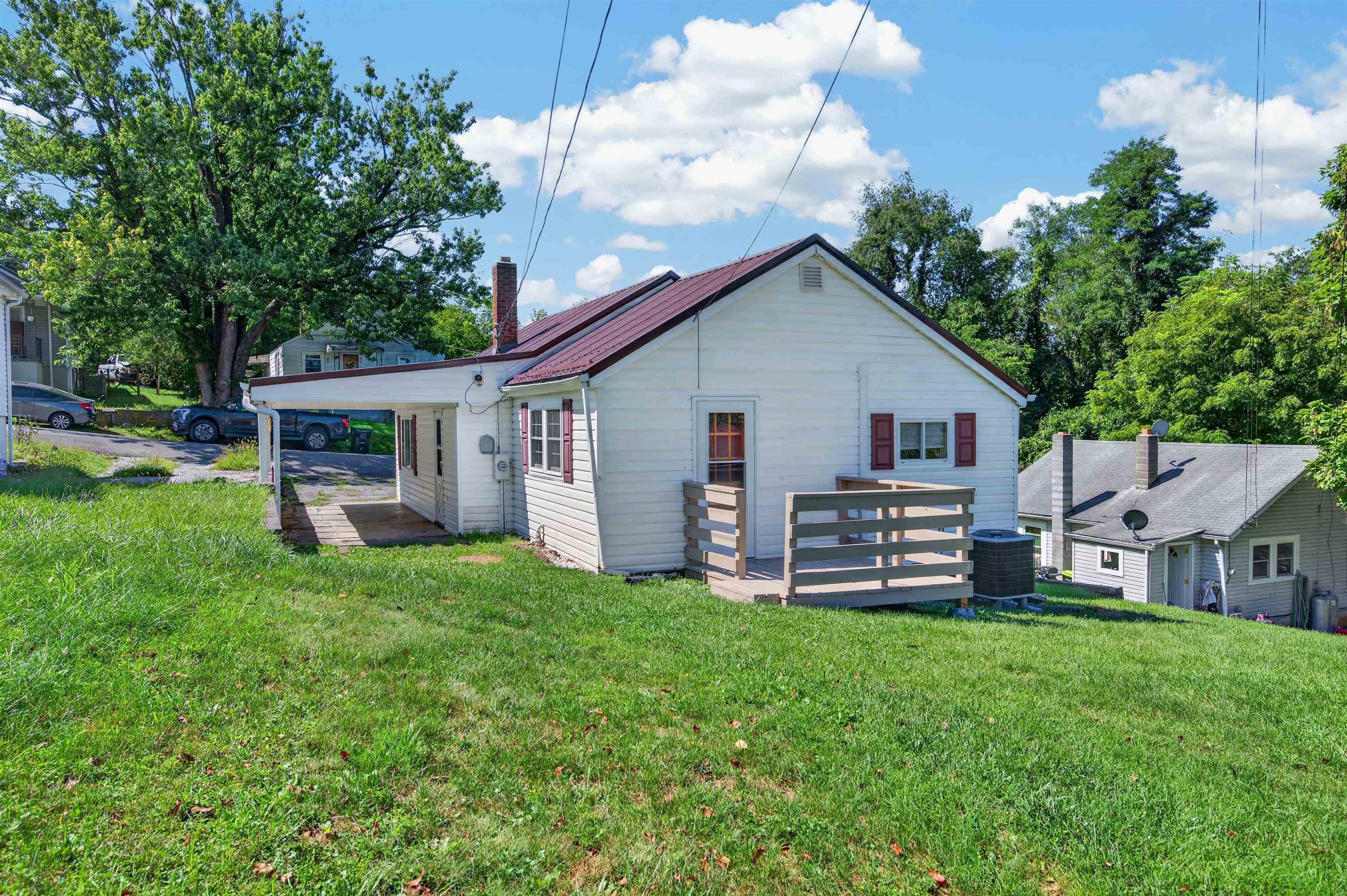 713 Elizabeth Street Pulaski VA 24301