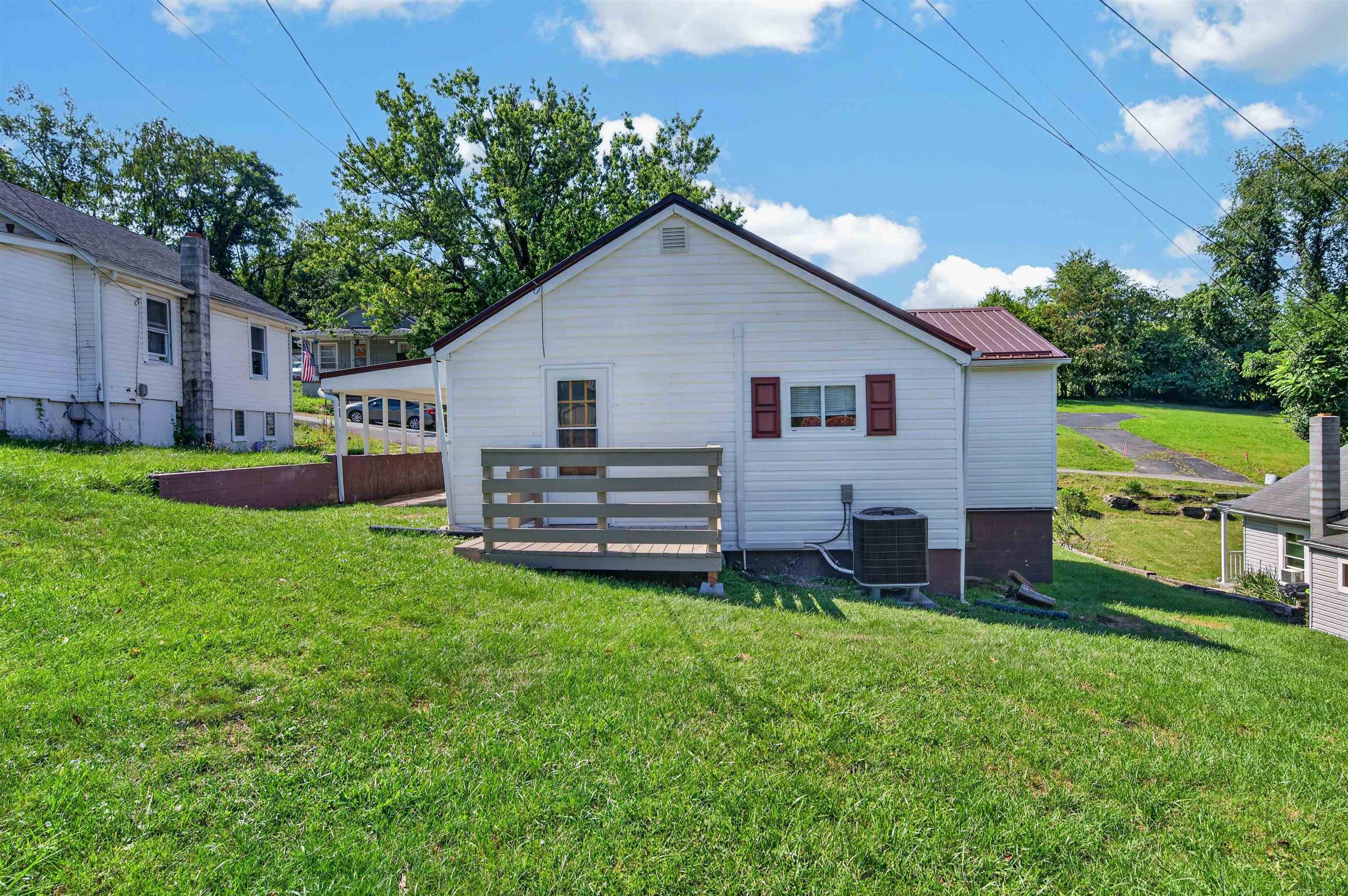 713 Elizabeth Street Pulaski VA 24301