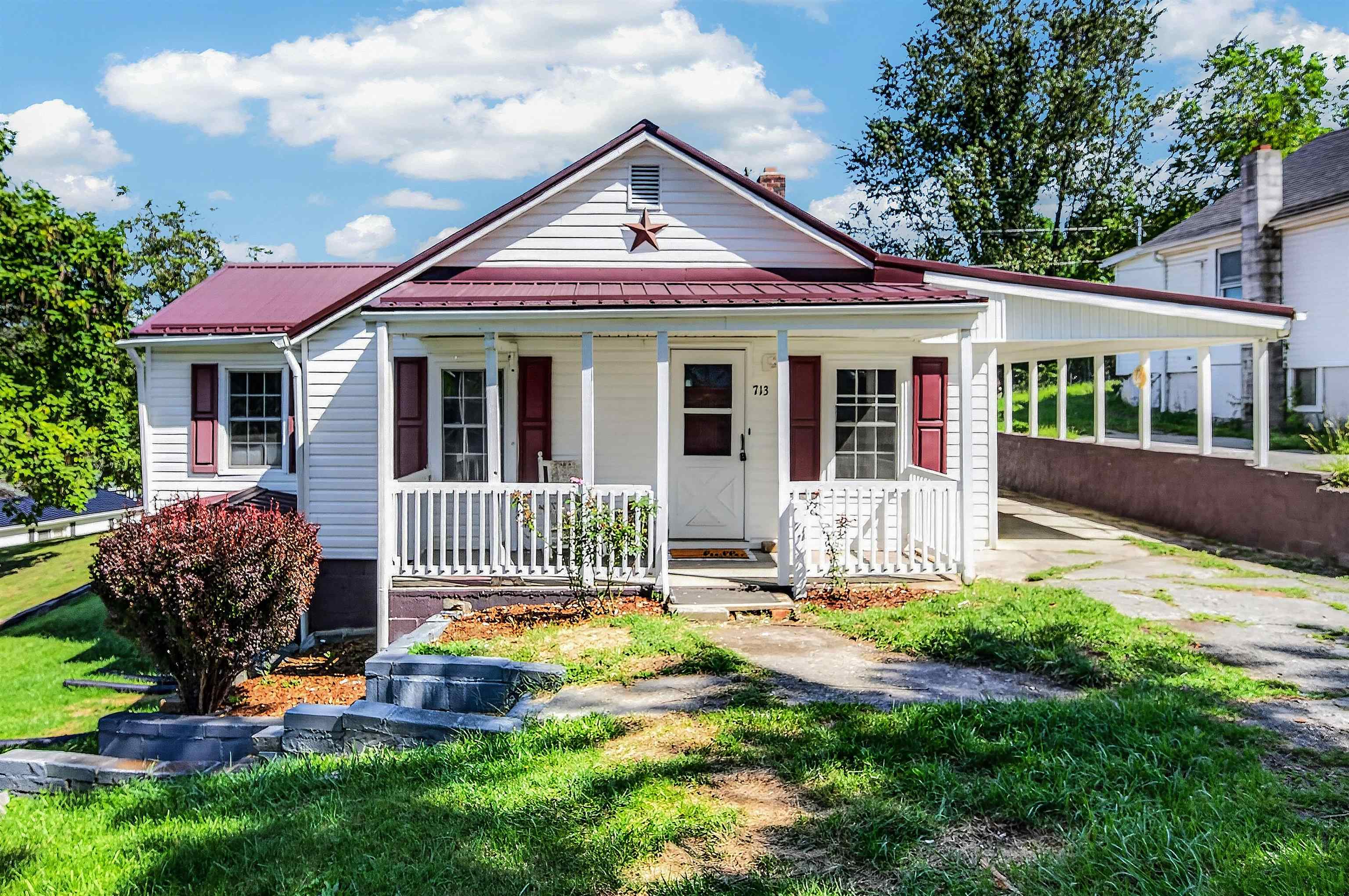 713 Elizabeth Street Pulaski VA 24301