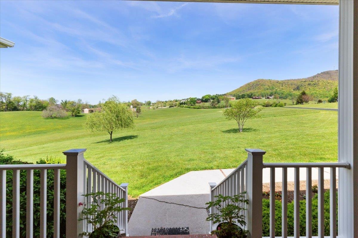 2664 Old Route 100 Road Draper VA 24324