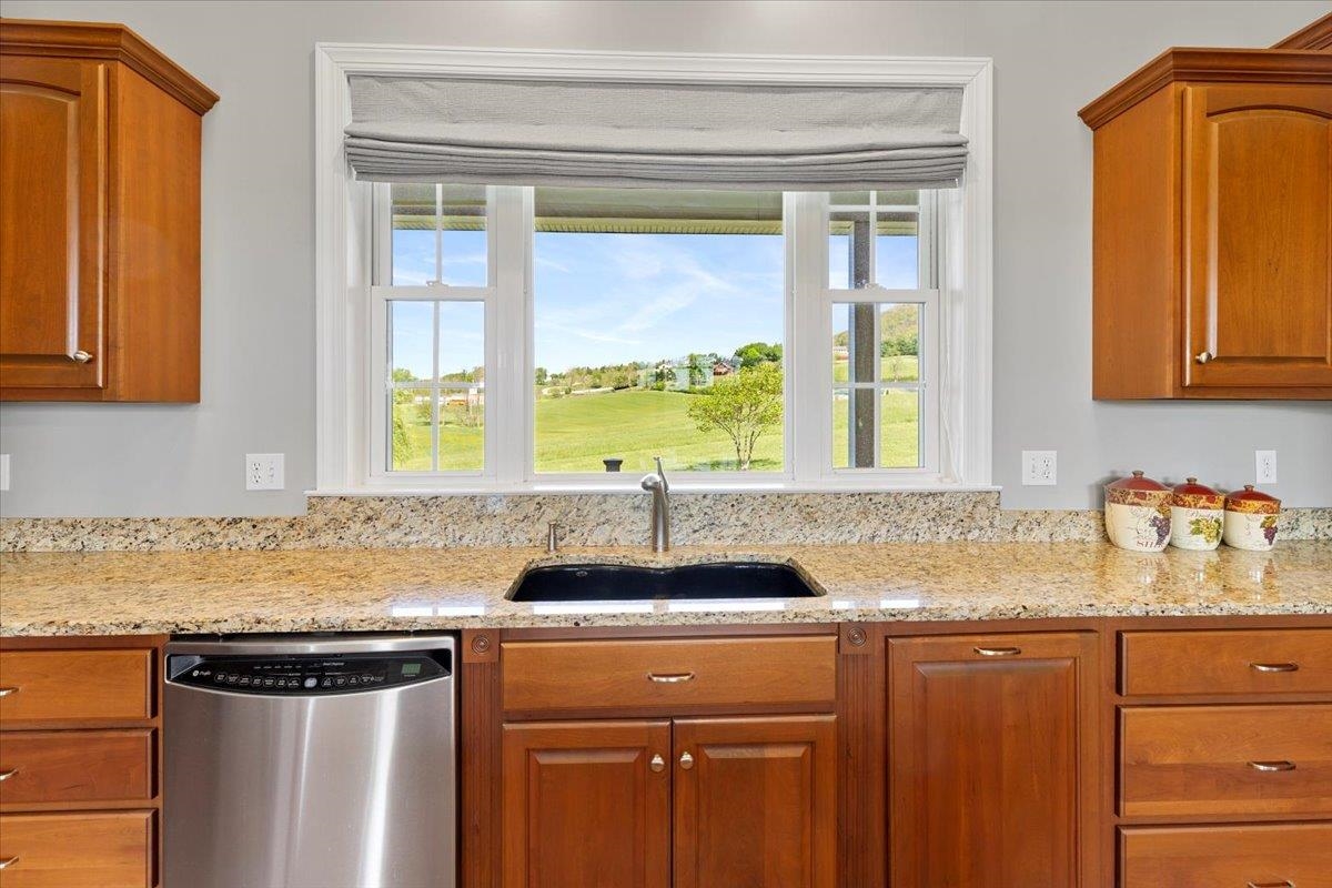 2664 Old Route 100 Road Draper VA 24324