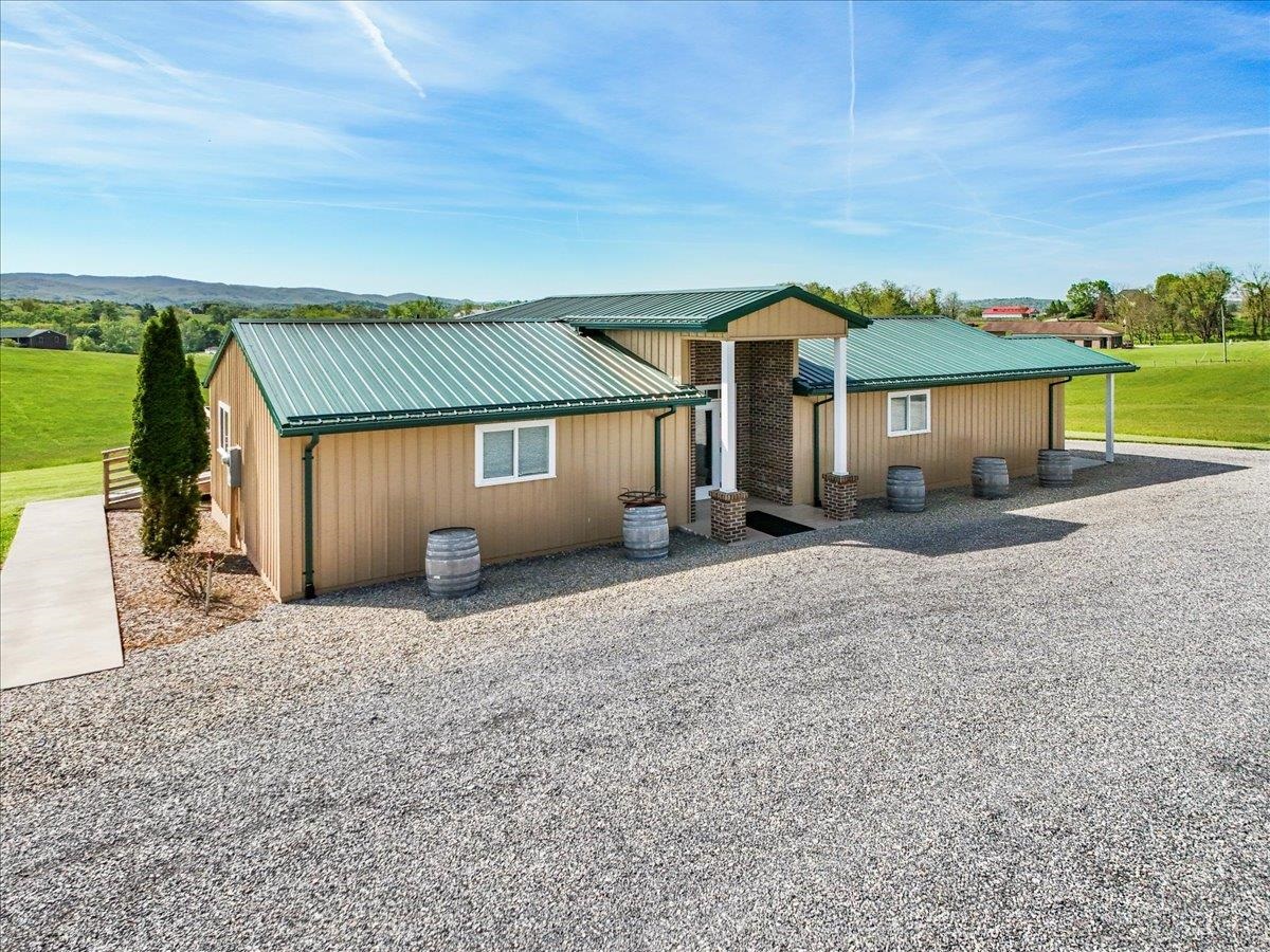 2664 Old Route 100 Road Draper VA 24324