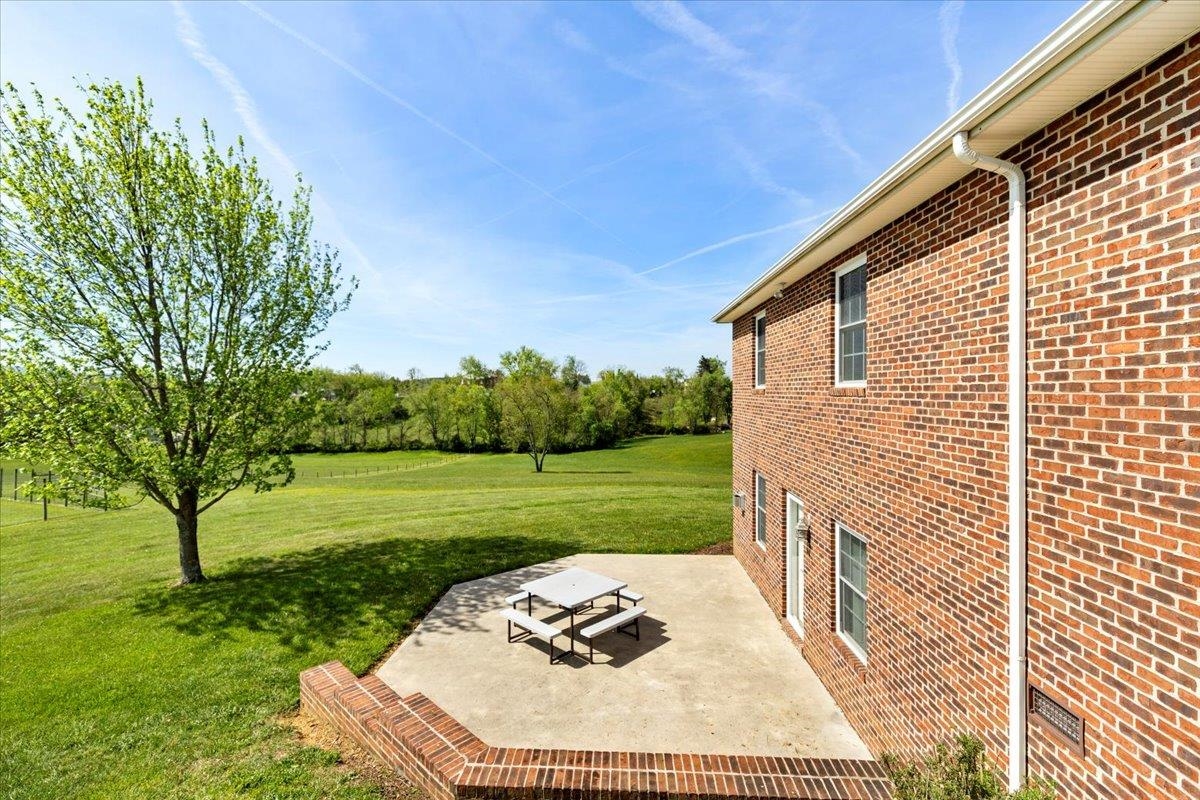 2664 Old Route 100 Road Draper VA 24324