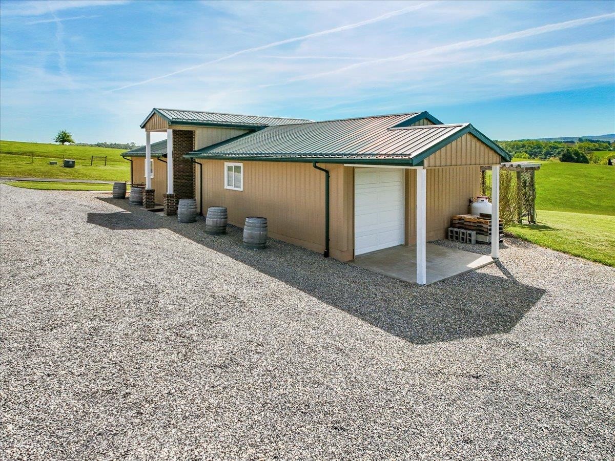 2664 Old Route 100 Road Draper VA 24324